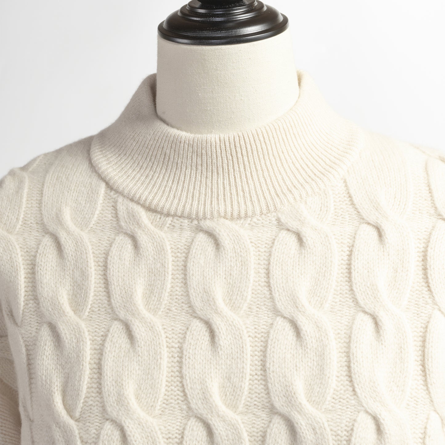BATONER SUPREME LAMB CABLE MOCK NECK