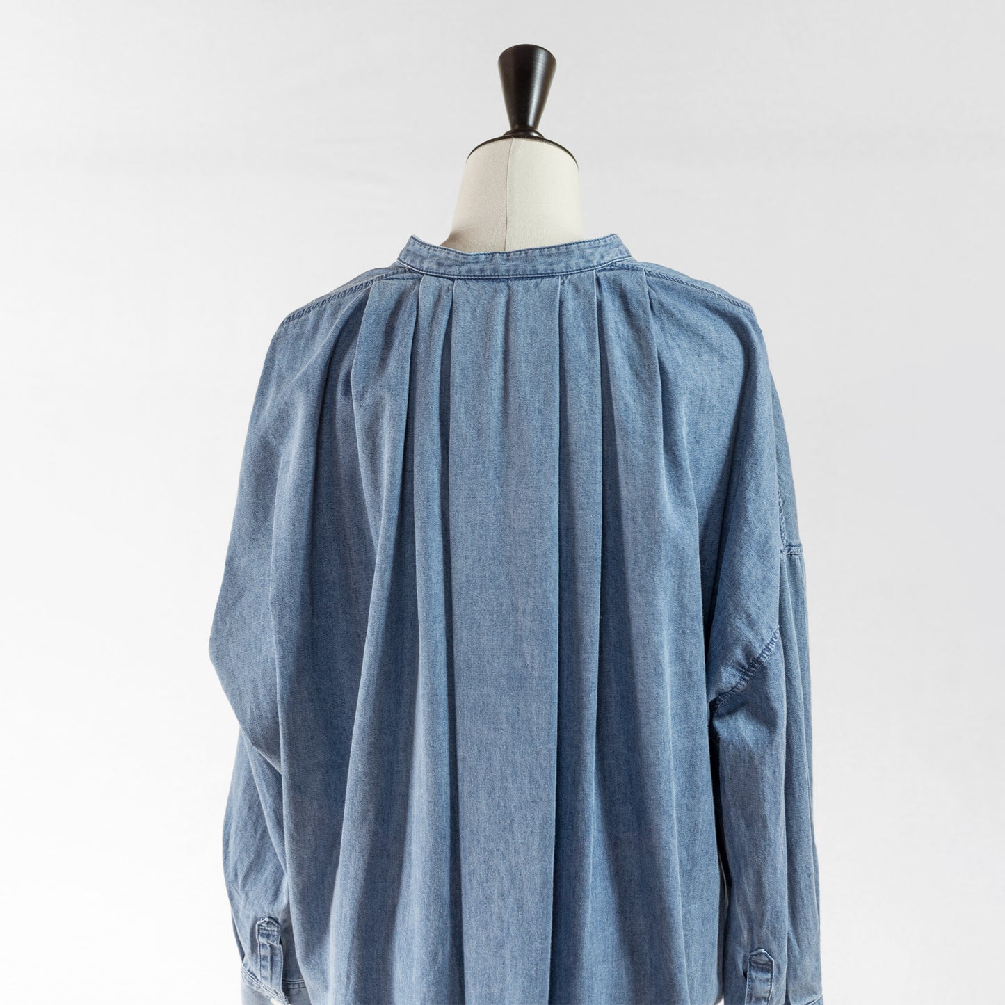 cafune CHAMBRAY BAND COLLAR LONG SHIRT