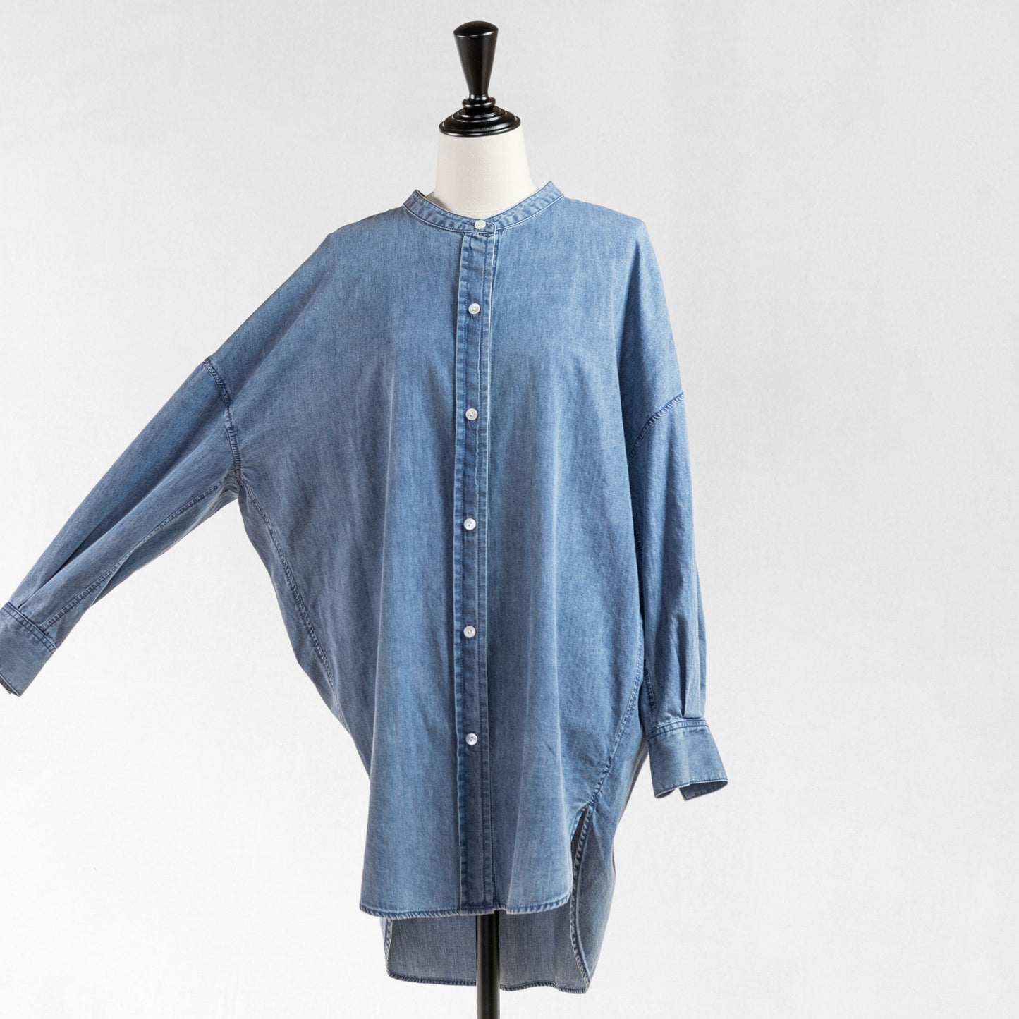 cafune CHAMBRAY BAND COLLAR LONG SHIRT