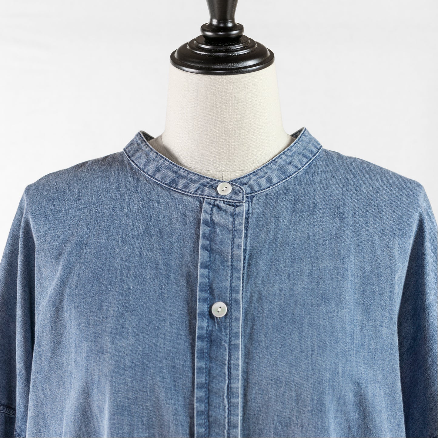 cafune CHAMBRAY BAND COLLAR LONG SHIRT