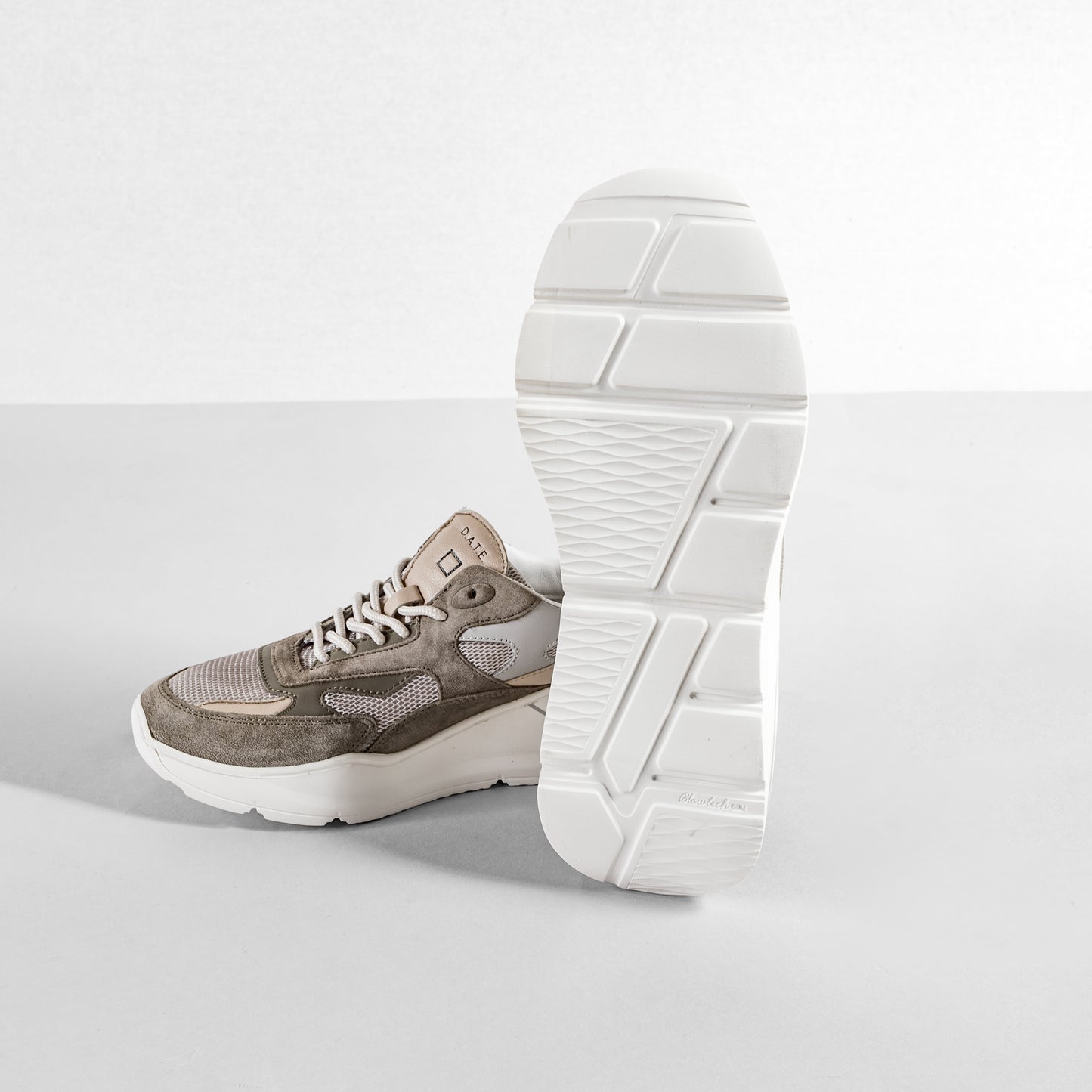 D.A.T.E FUGA MESH SAND