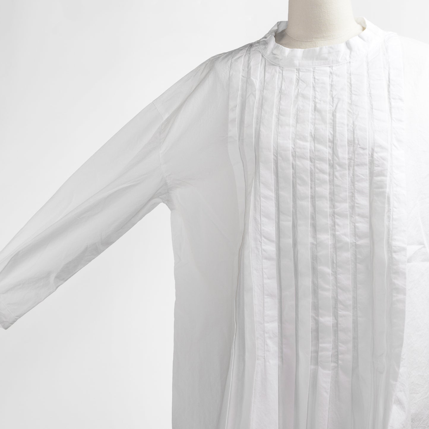 grin BROAD BOTTLE NECK TUCK SHIRT