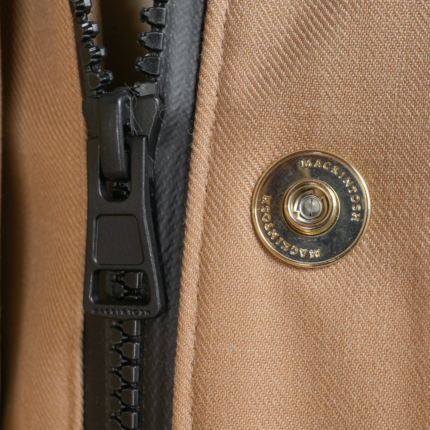 MACKINTOSH RAINTEC SKYE PARKA DOWN SHORT MILK TEA