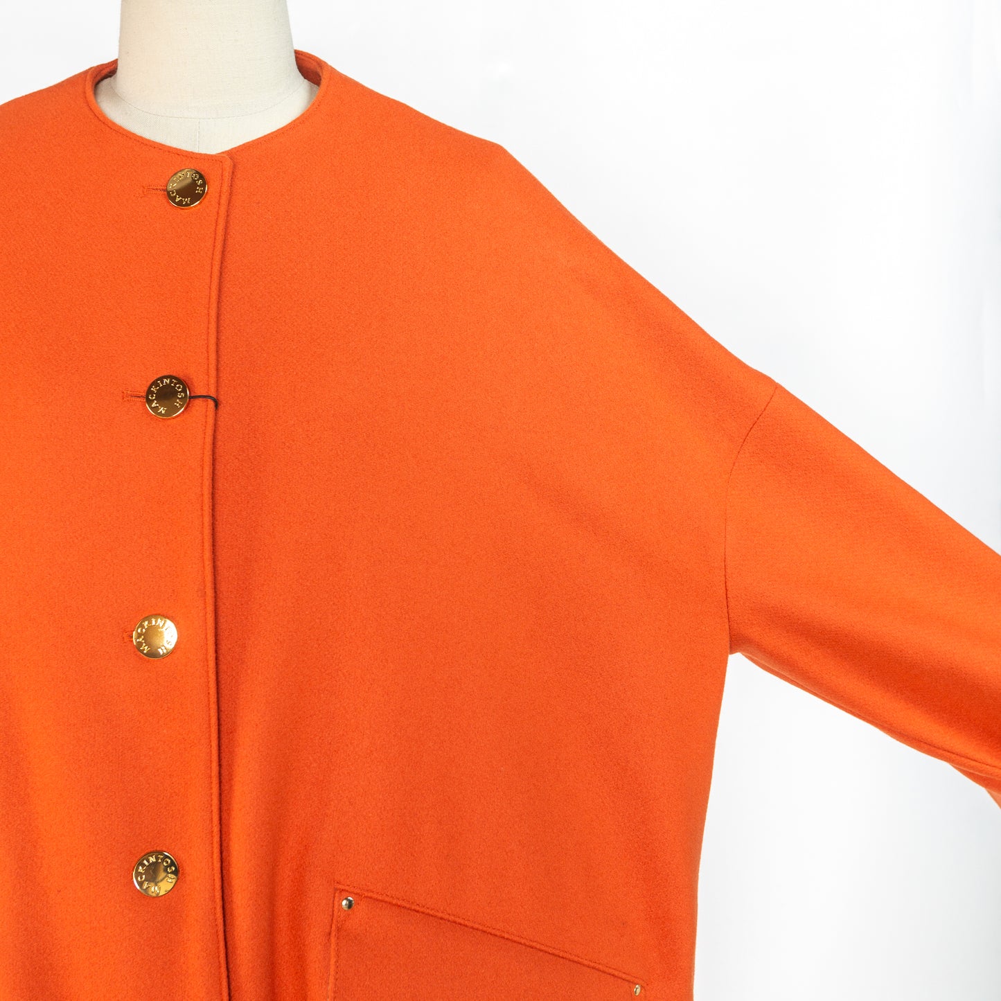 MACKINTOSH NEW HUMBIE NO COLLAR METAL BUTTON JAFFA