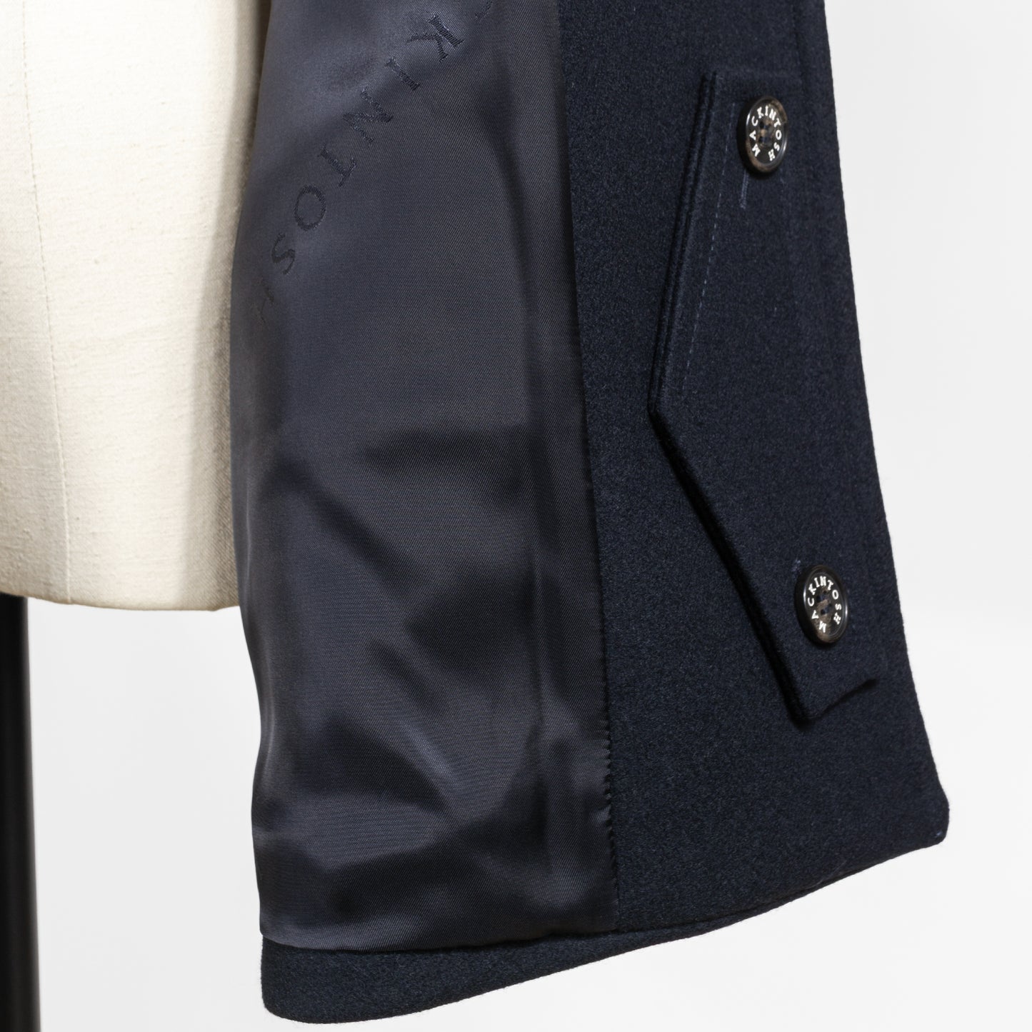 25AW MACKINTOSH HUMBIE ショート メタルボタン L252MO1182F2K