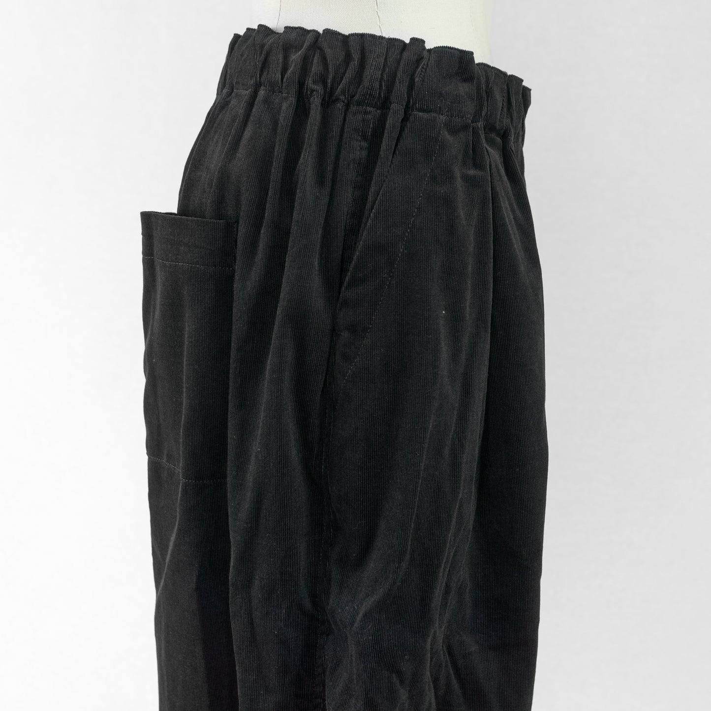 mizuiro ind CORDUROY WIDE CARGO PANTS