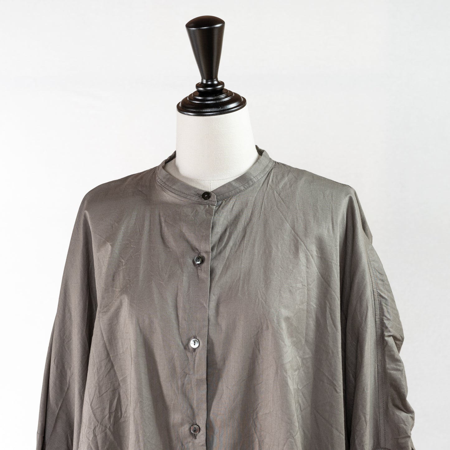mizuiro ind BACK GATHERD WIDE SHIRT