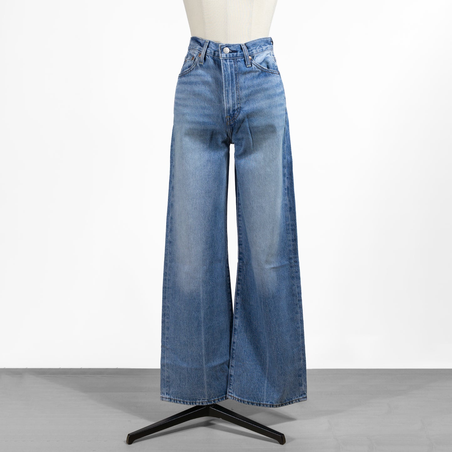 25AW LEVI'S RIBCAGE WIDE LEG ジーンズ ライトインディゴ A60810002