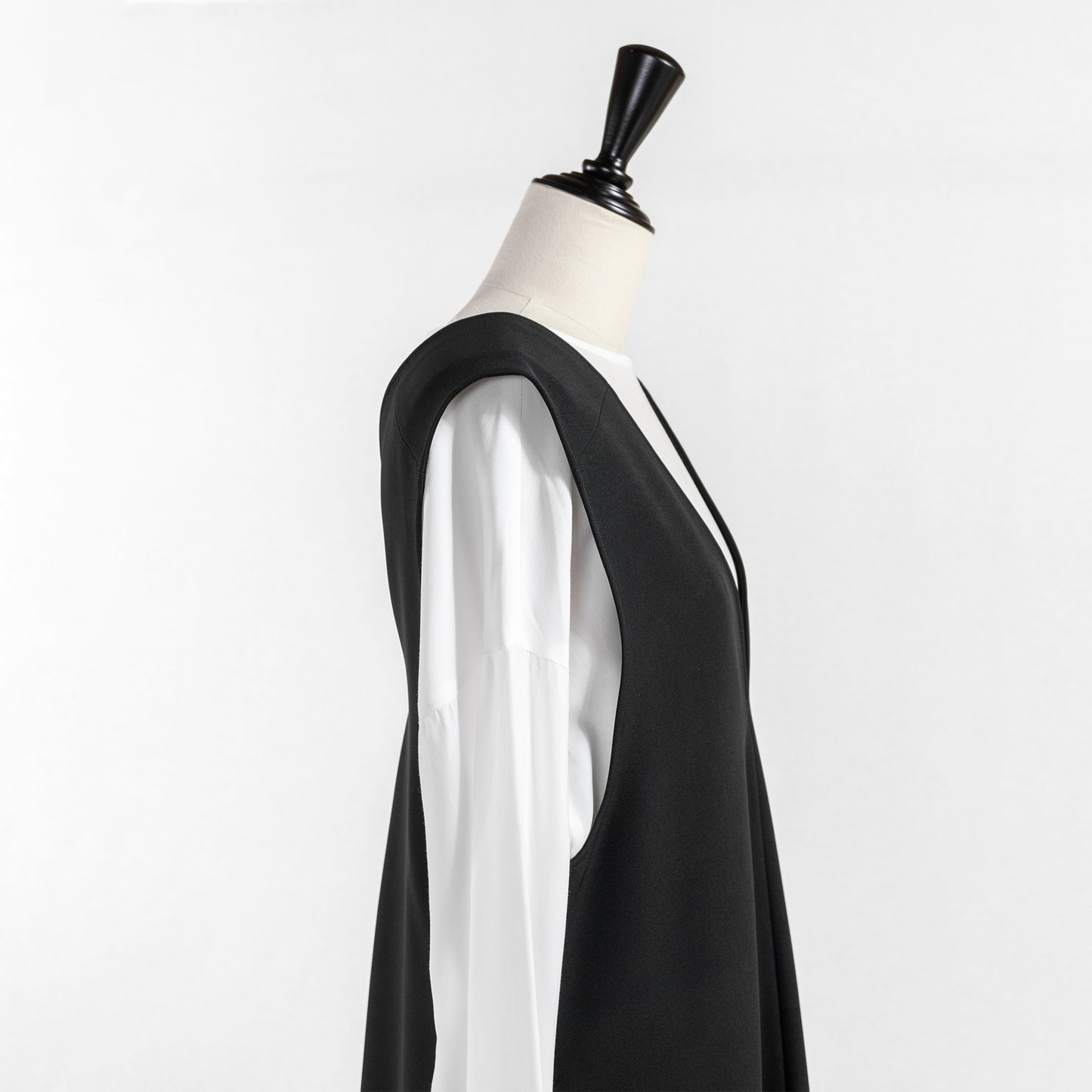 PASSIONE V-NECK JUMPER SKIRT
