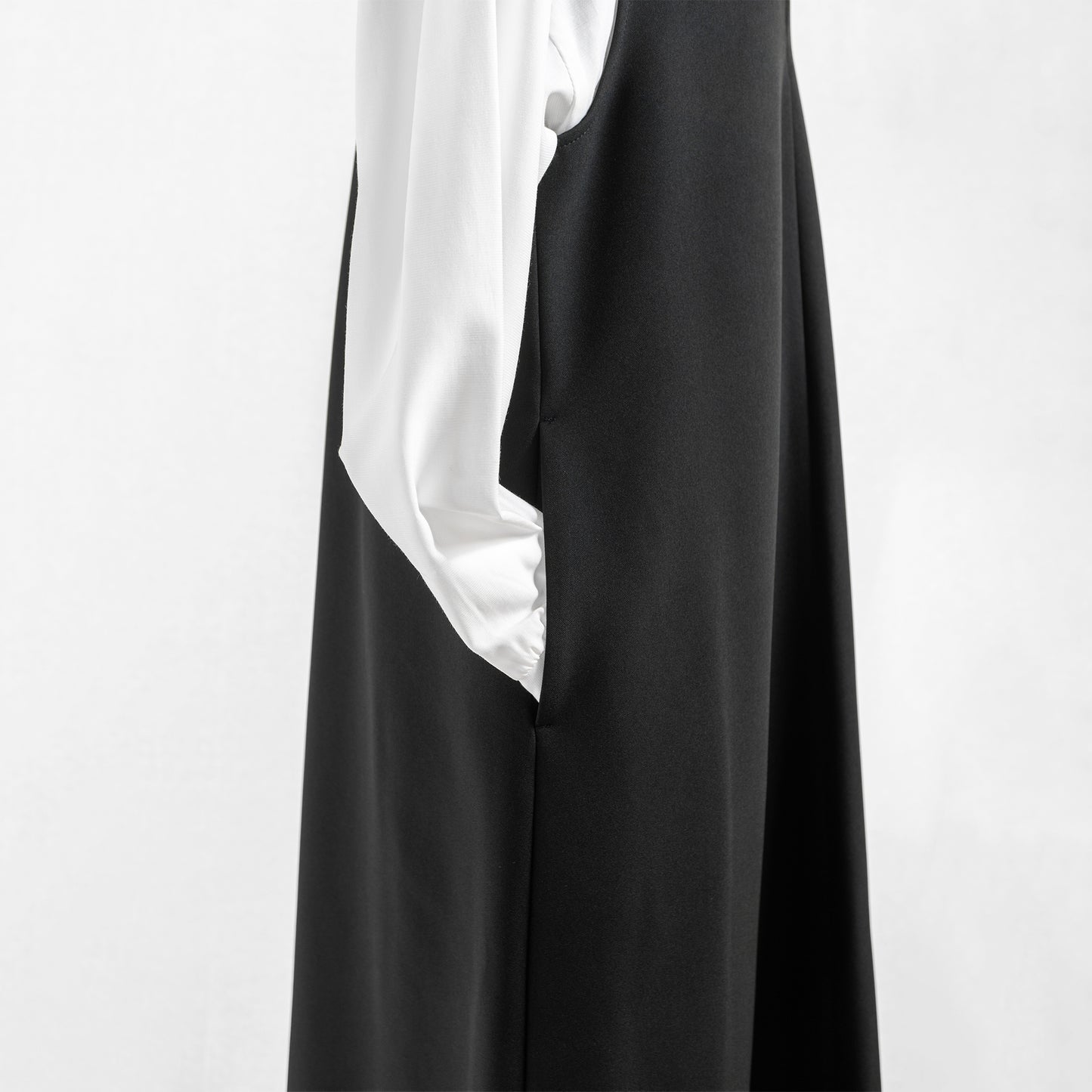 PASSIONE V-NECK JUMPER SKIRT