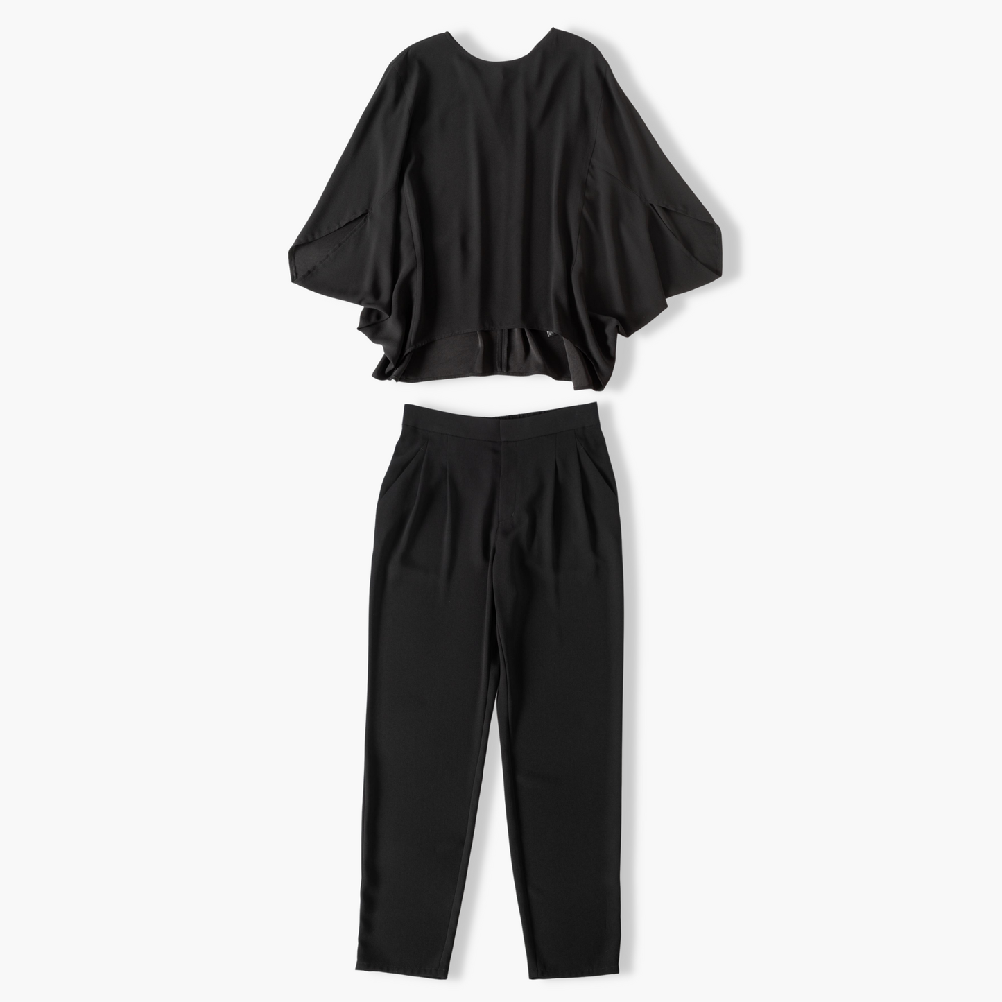 PASSIONE ARM SLIT BLOUSE + TUCK PANTS SET UP