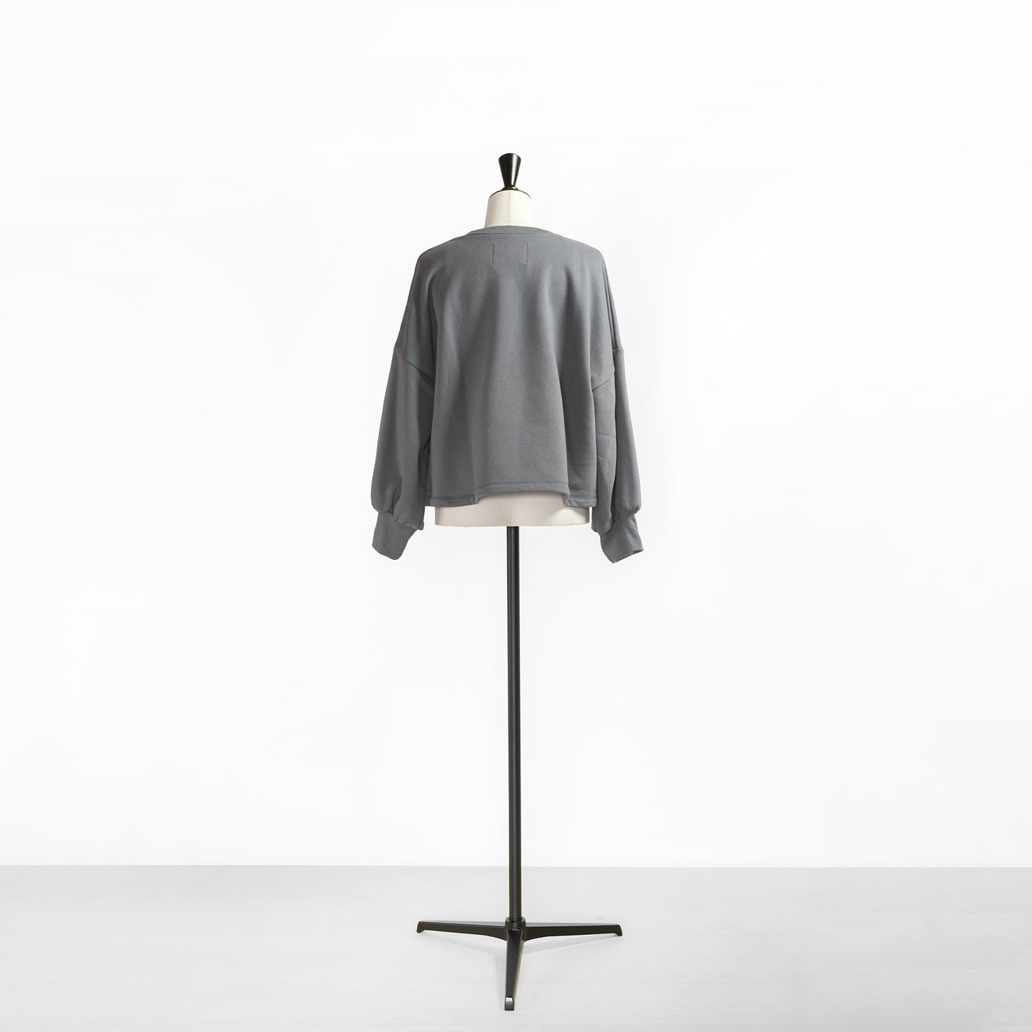 PASSIONE VOLUME SLEEVE CROPPED SWEAT