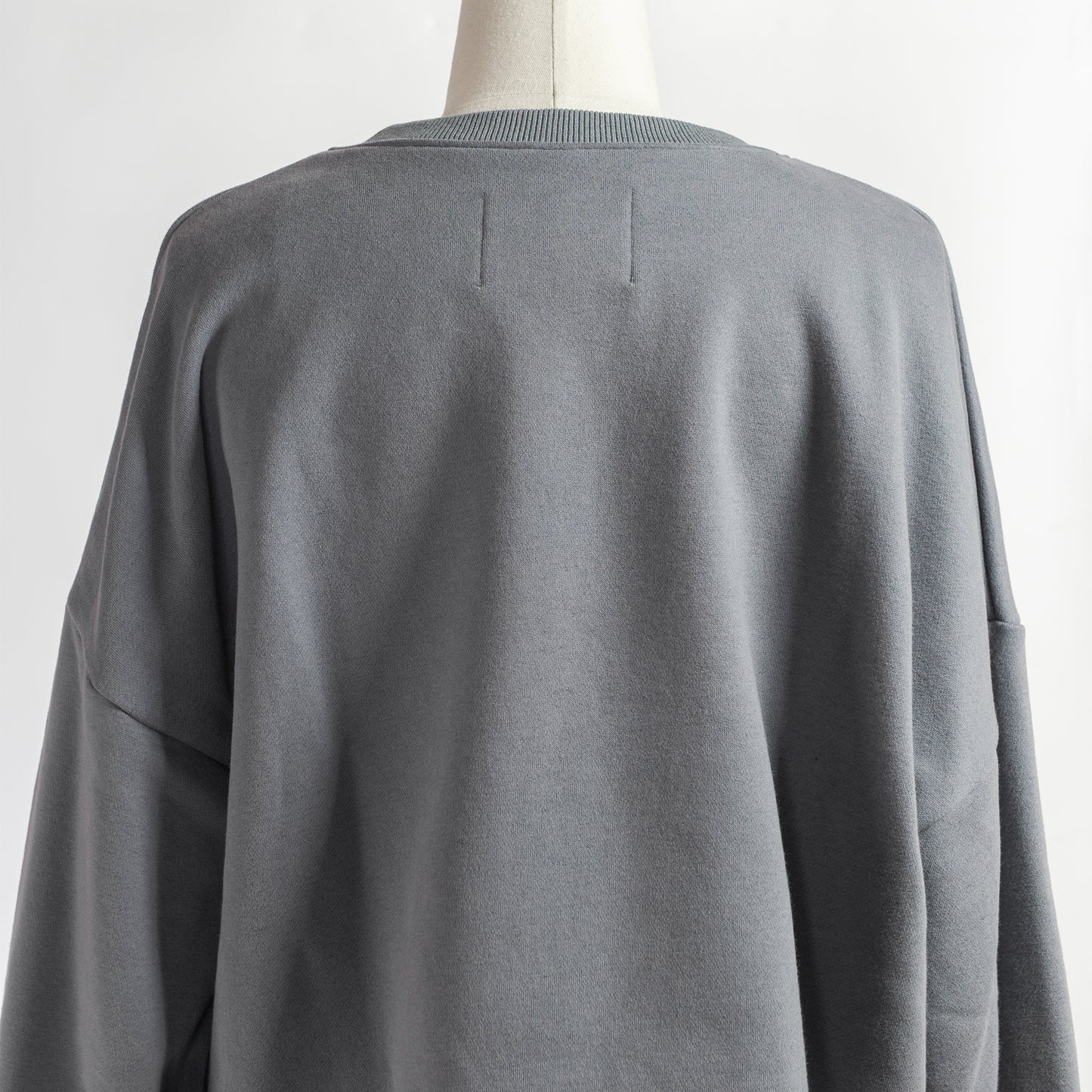 PASSIONE VOLUME SLEEVE CROPPED SWEAT