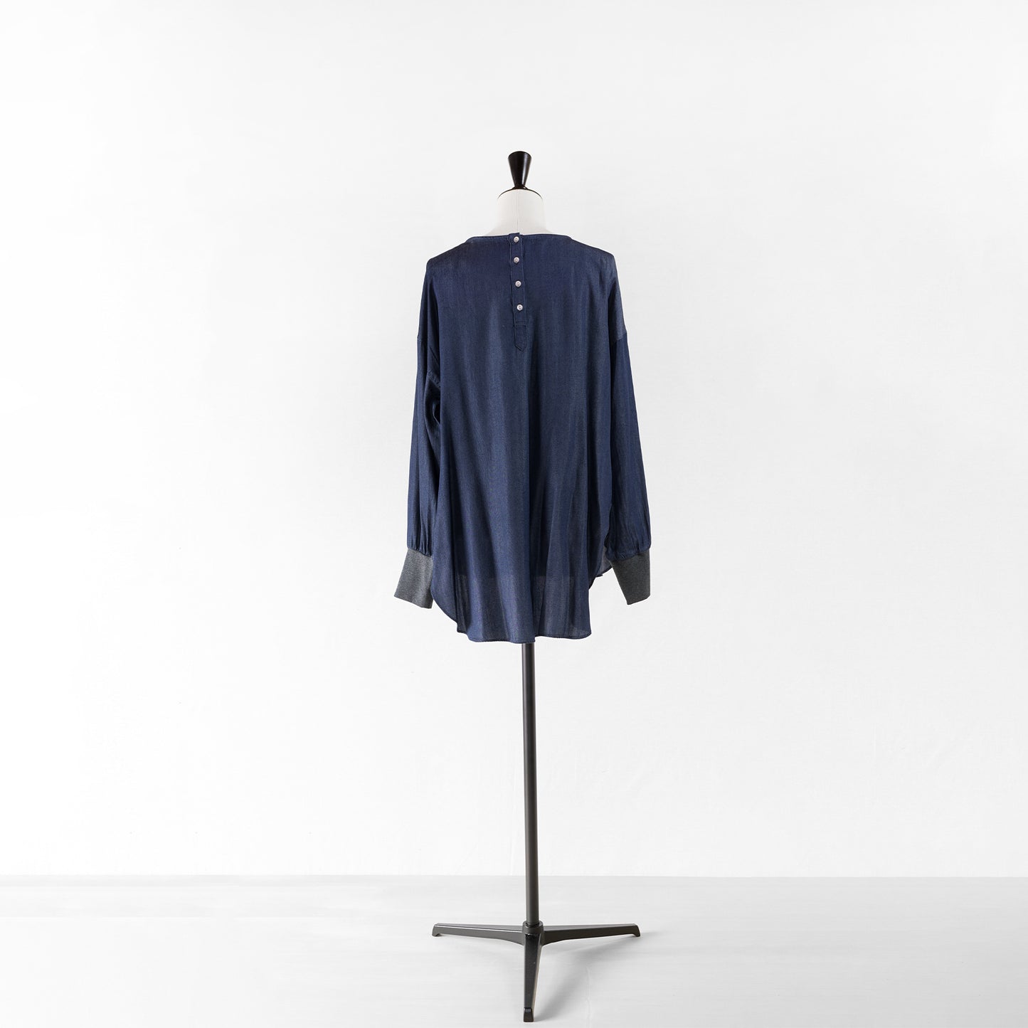 PASSIONE COTTON CELLULOSE BACK BUTTON BLOUSE