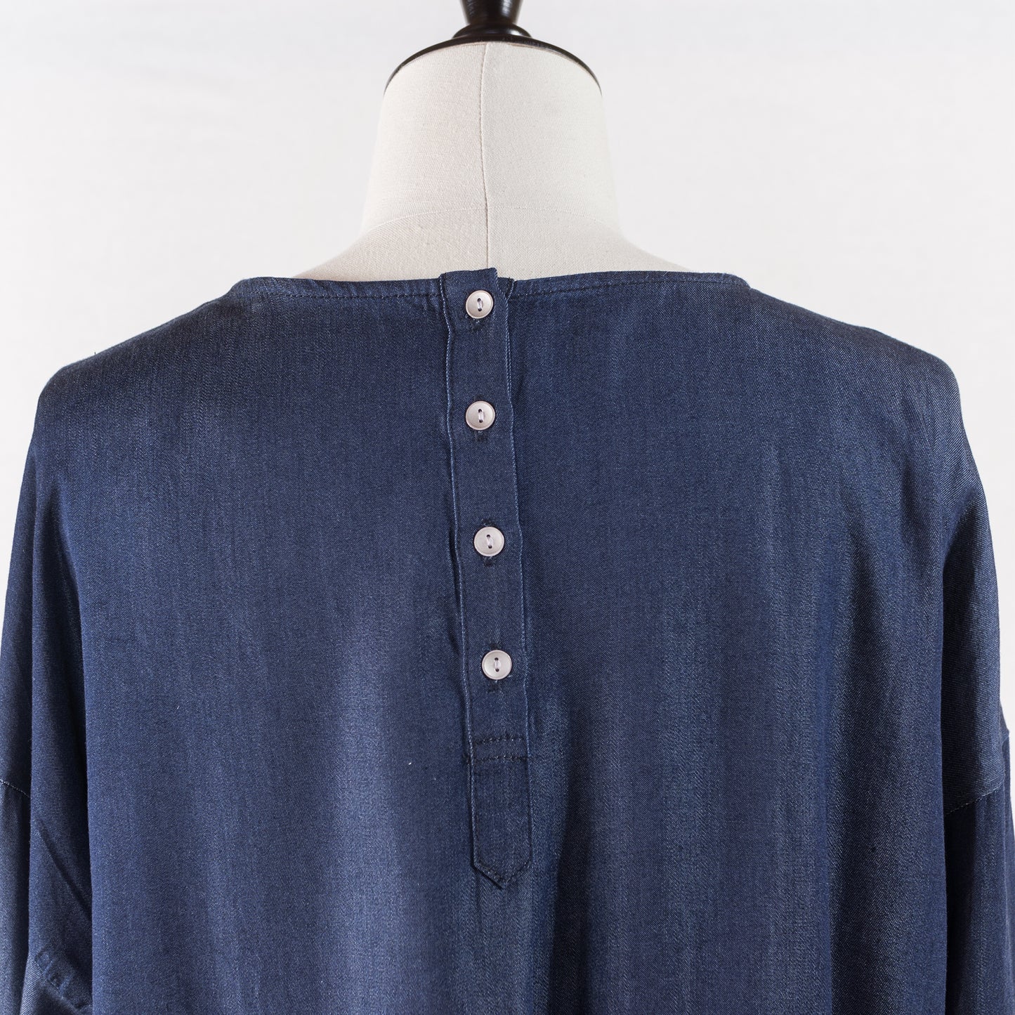 PASSIONE COTTON CELLULOSE BACK BUTTON BLOUSE