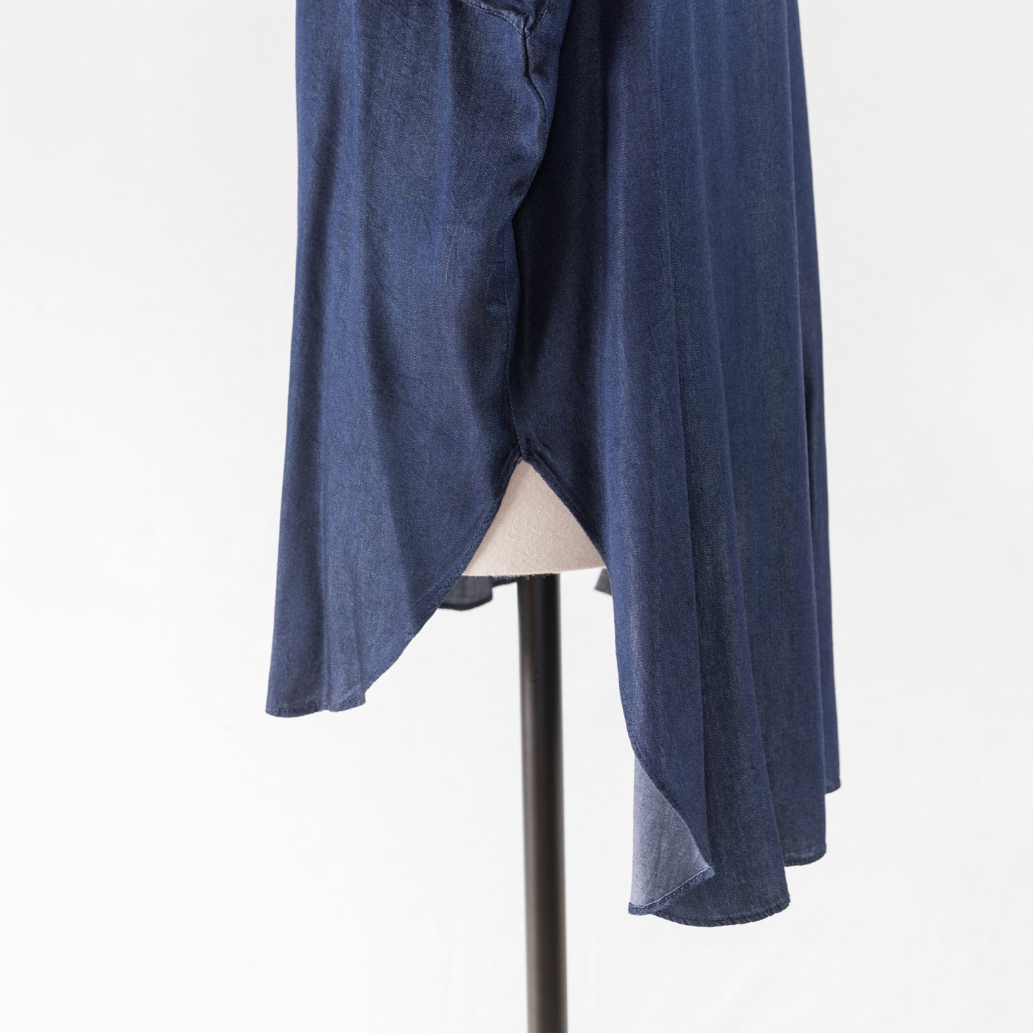PASSIONE COTTON CELLULOSE BACK BUTTON BLOUSE