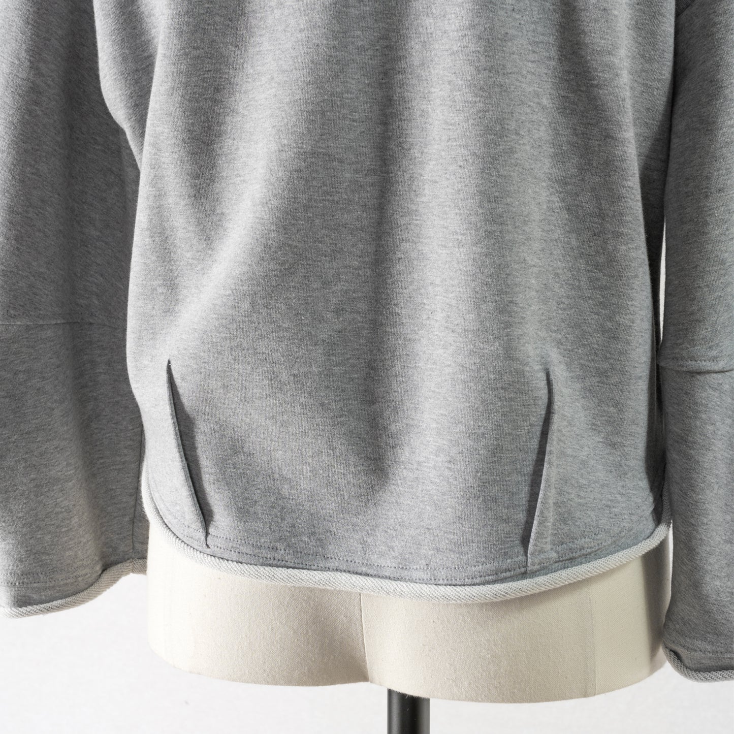 PASSIONE CROPPED SWEAT TOP