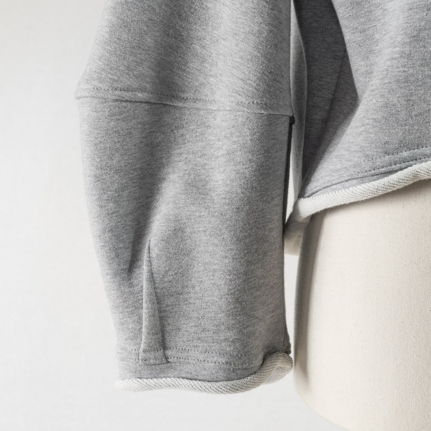 PASSIONE CROPPED SWEAT TOP