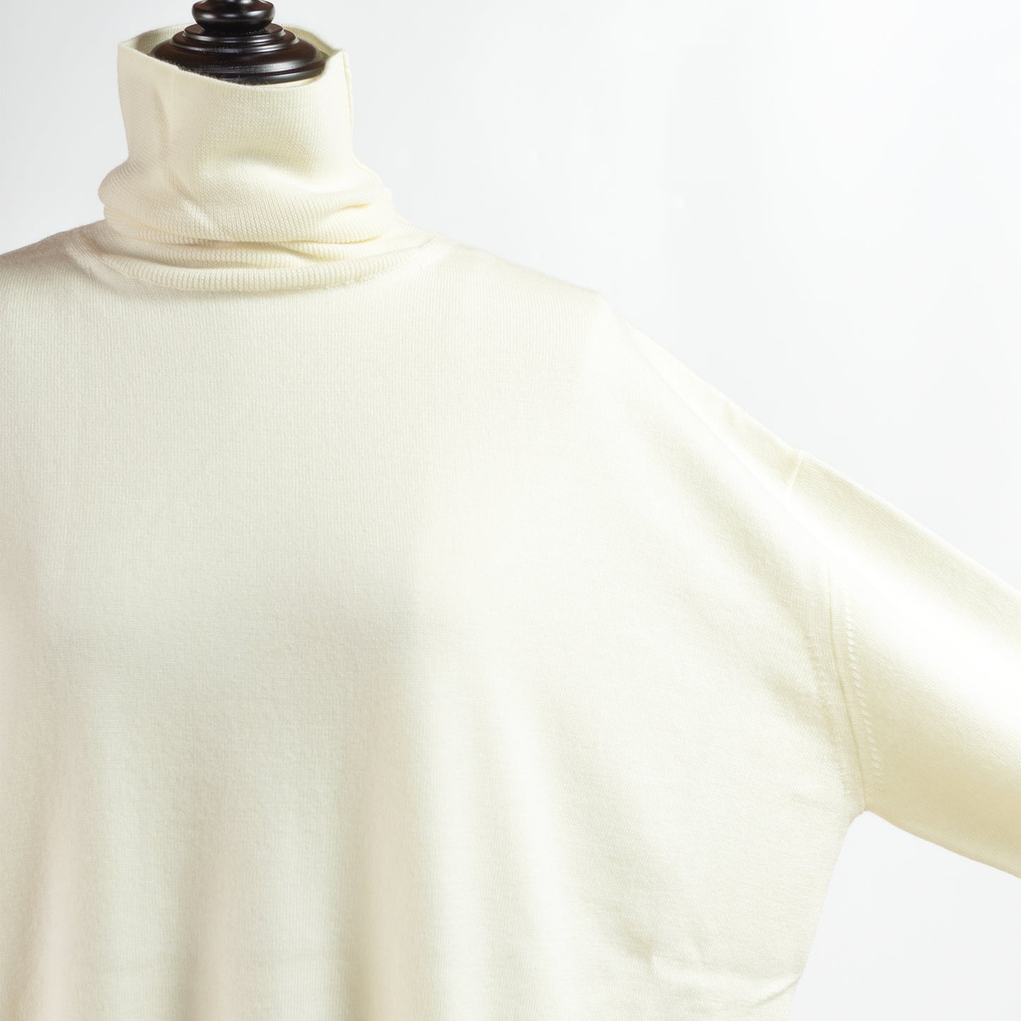 SACRA EXTRA FINE MERINO TOP