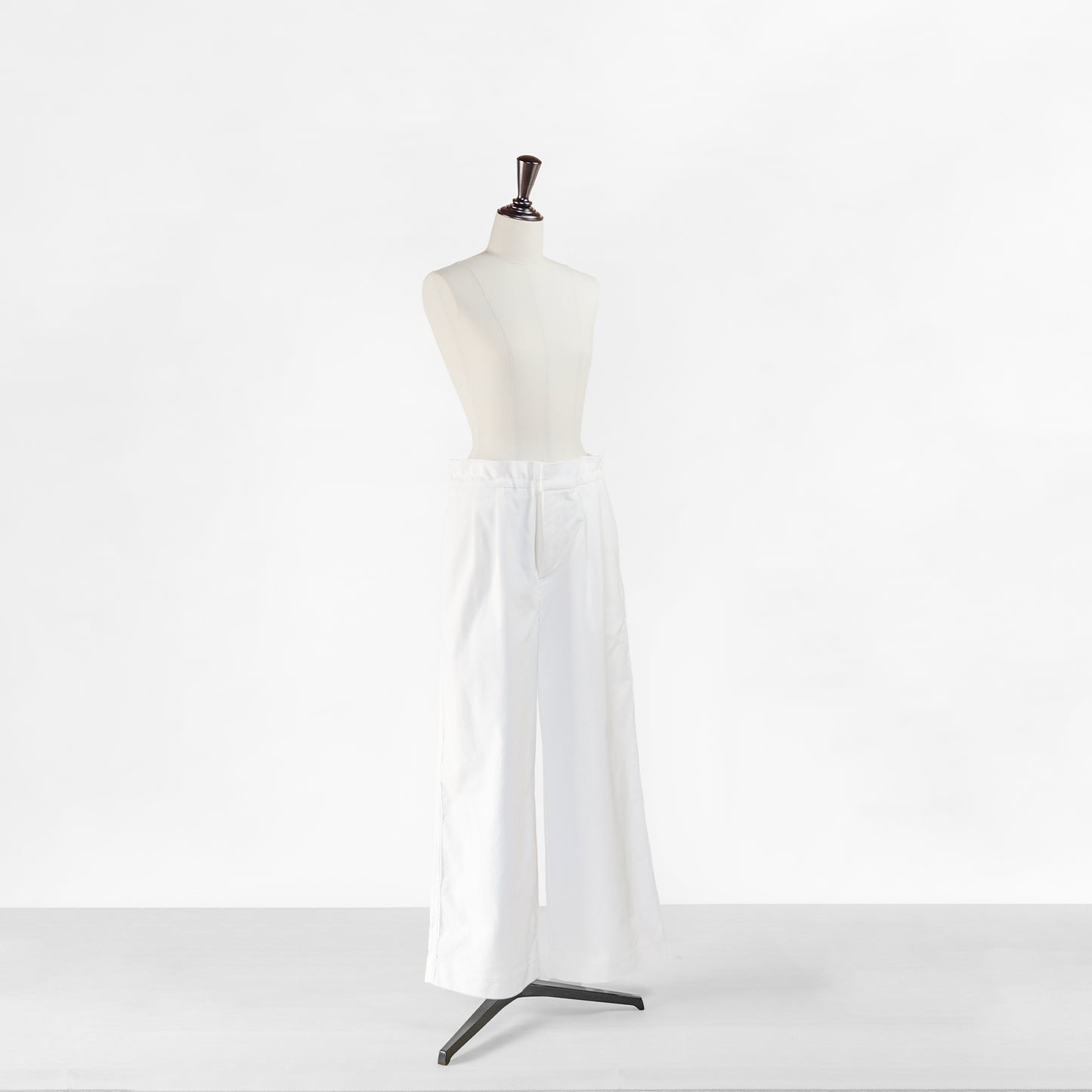 SACRA ORGANIC CORDUROY PANTS