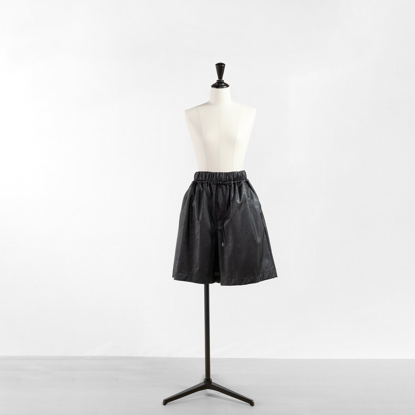 SACRA SYNTHETIC LEATHER SHORTS