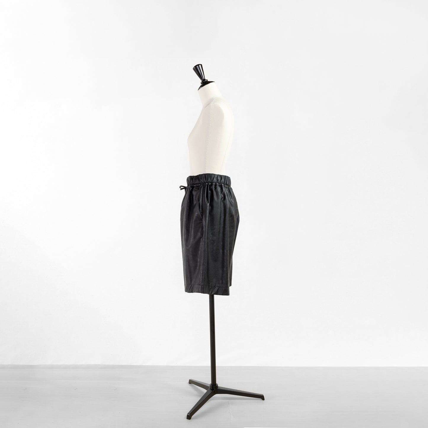SACRA SYNTHETIC LEATHER SHORTS