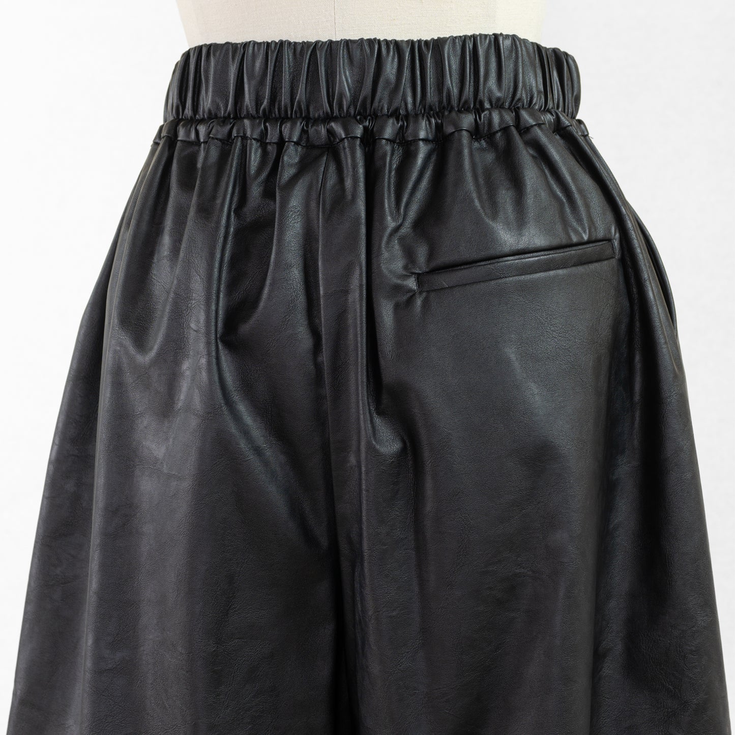 SACRA SYNTHETIC LEATHER SHORTS