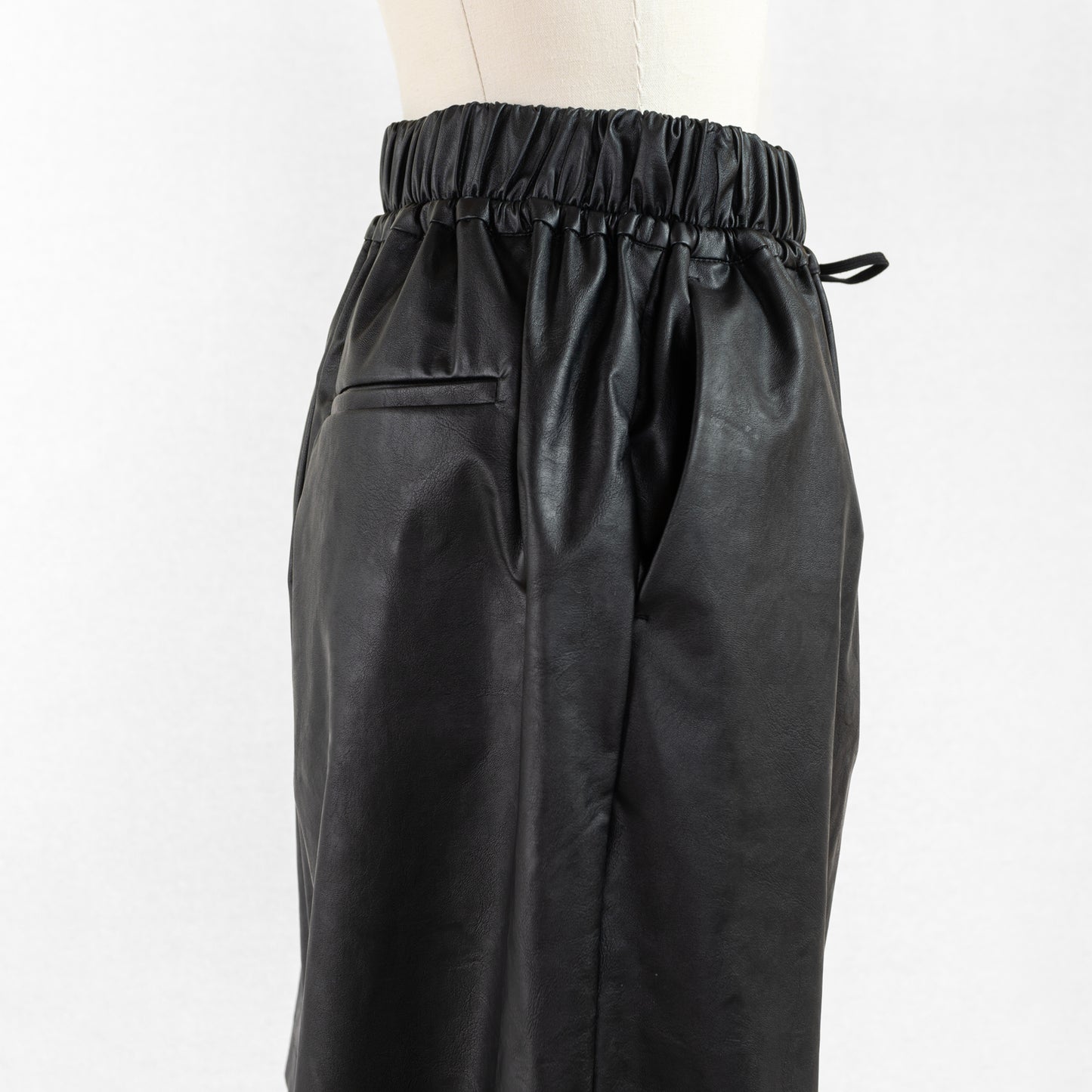 SACRA SYNTHETIC LEATHER SHORTS