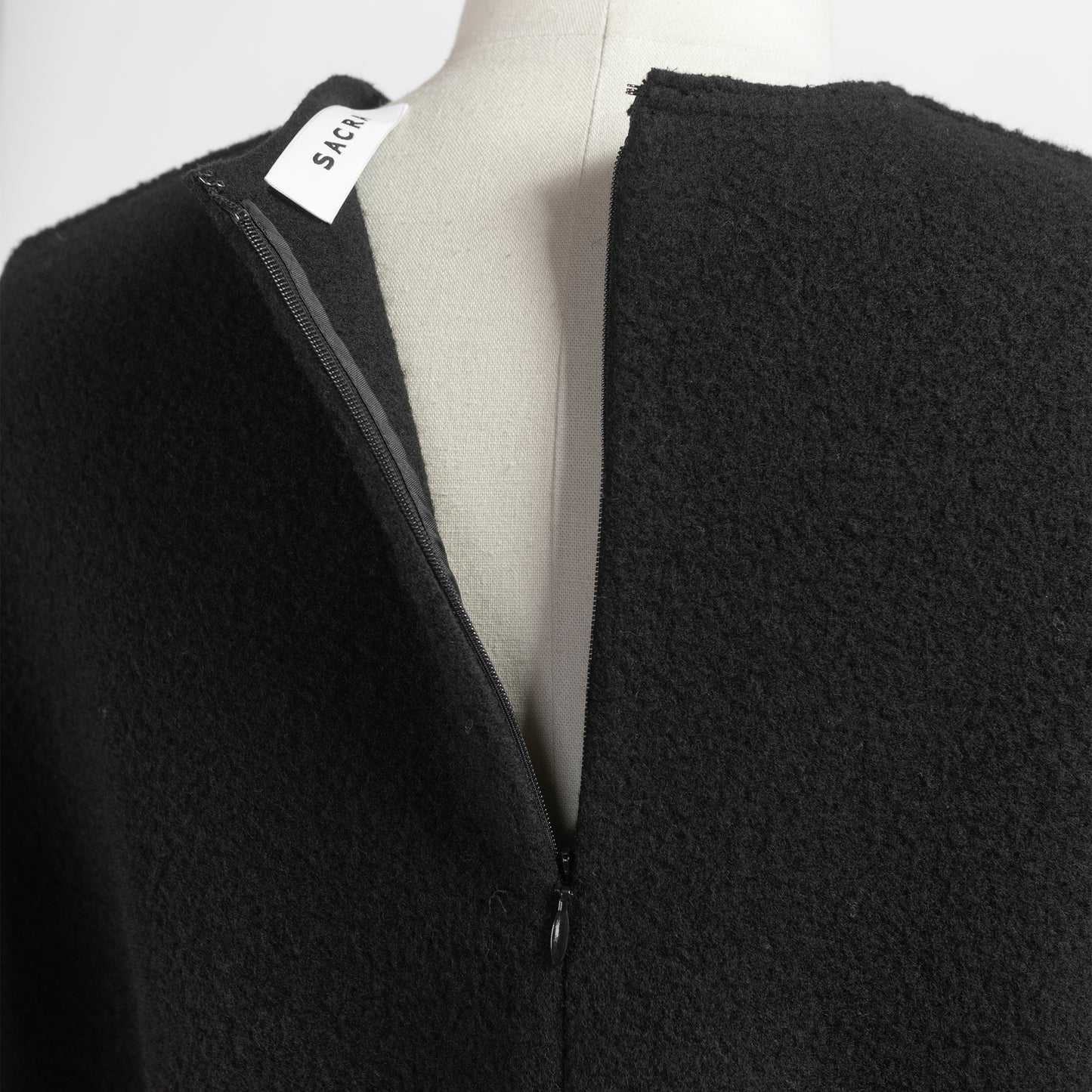 SACRA WOOL PILE TOP