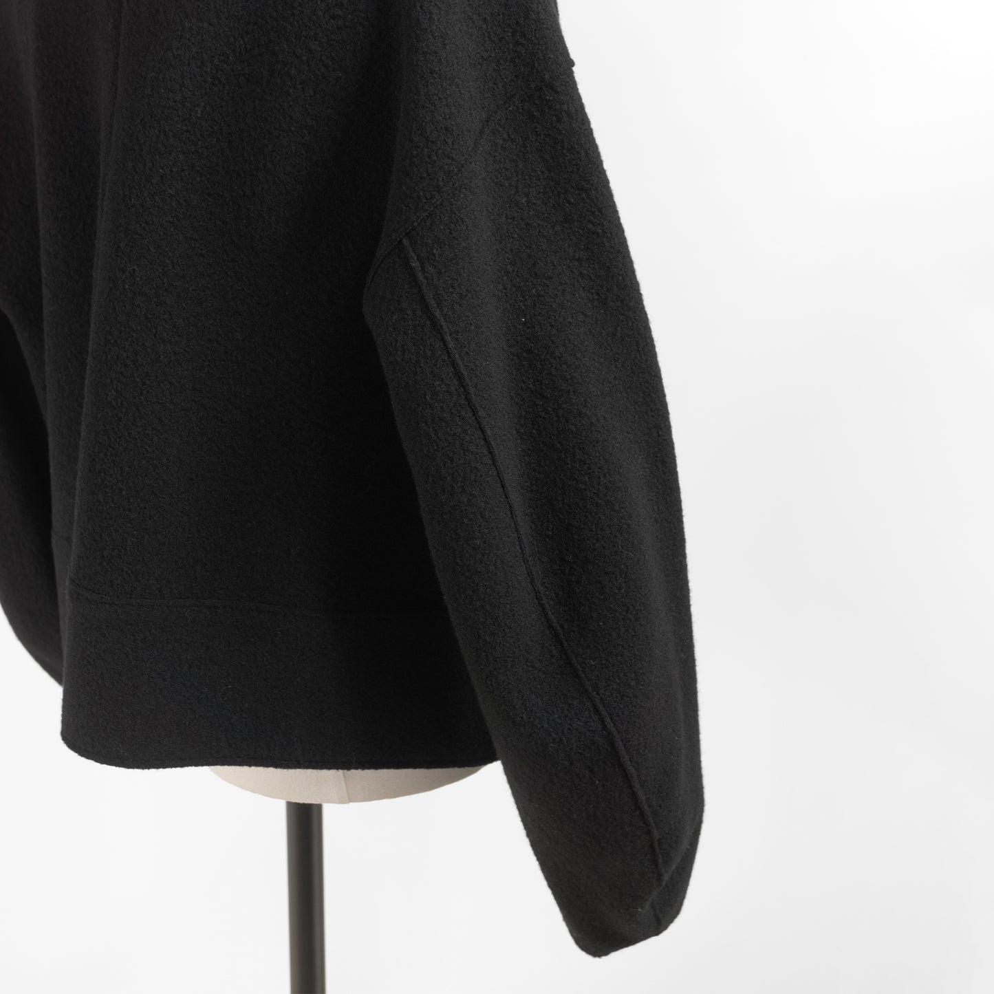 SACRA WOOL PILE TOP