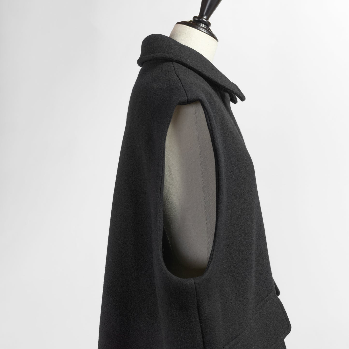 SACRA LAMBWOOL MELTON GILET
