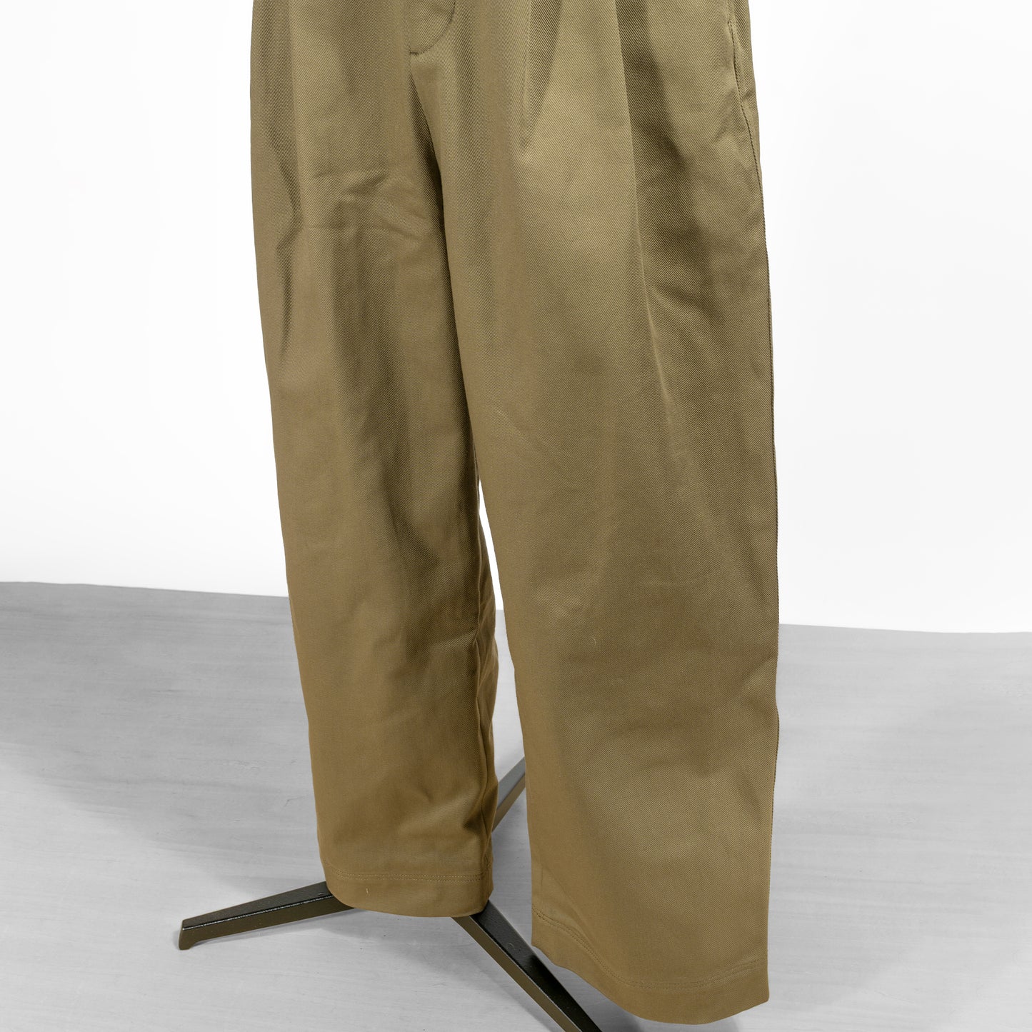 25AW SACRA ハイカウント チノクロスパンツ 125614111