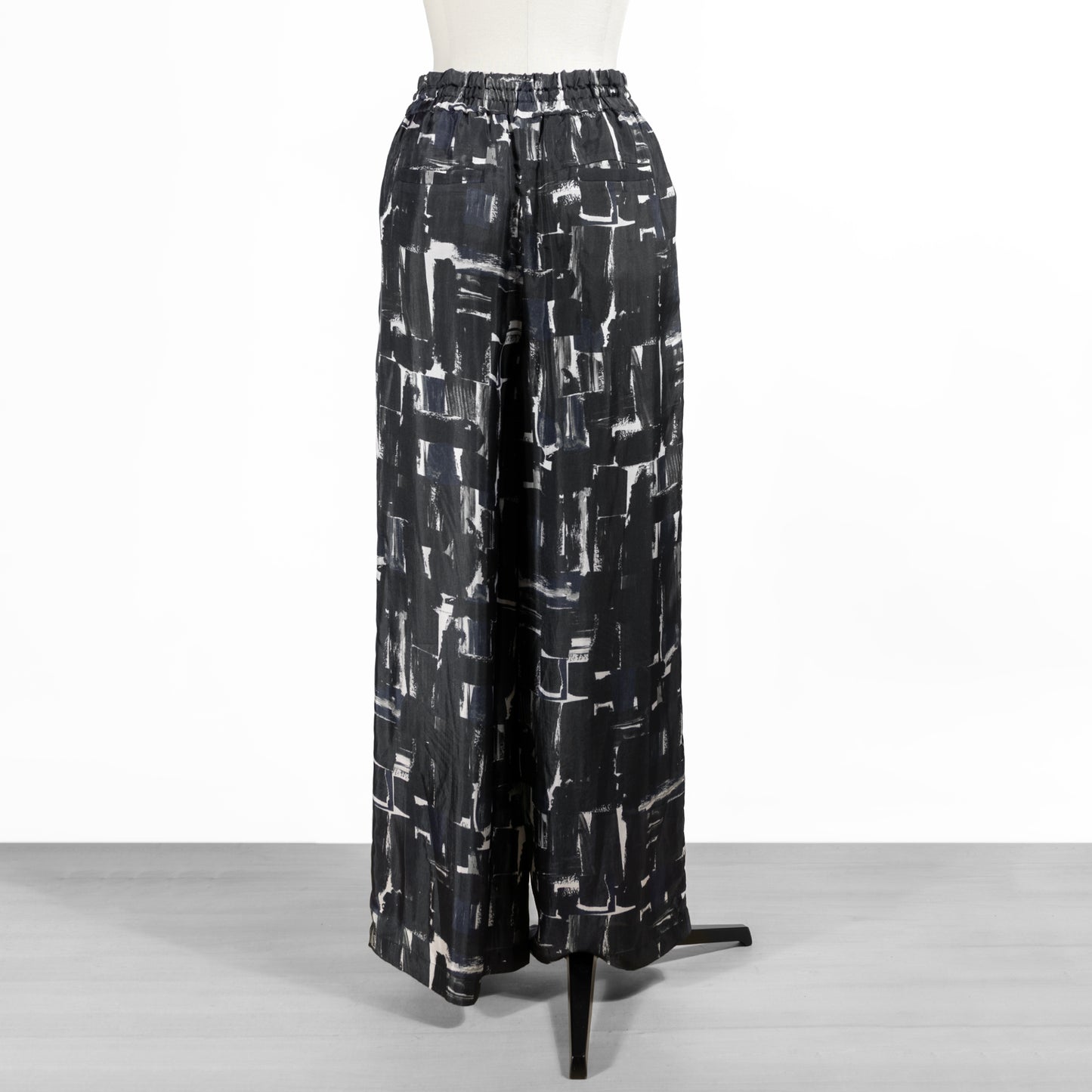 25AW SACRA ブラッシュペインティングパンツ 125510112