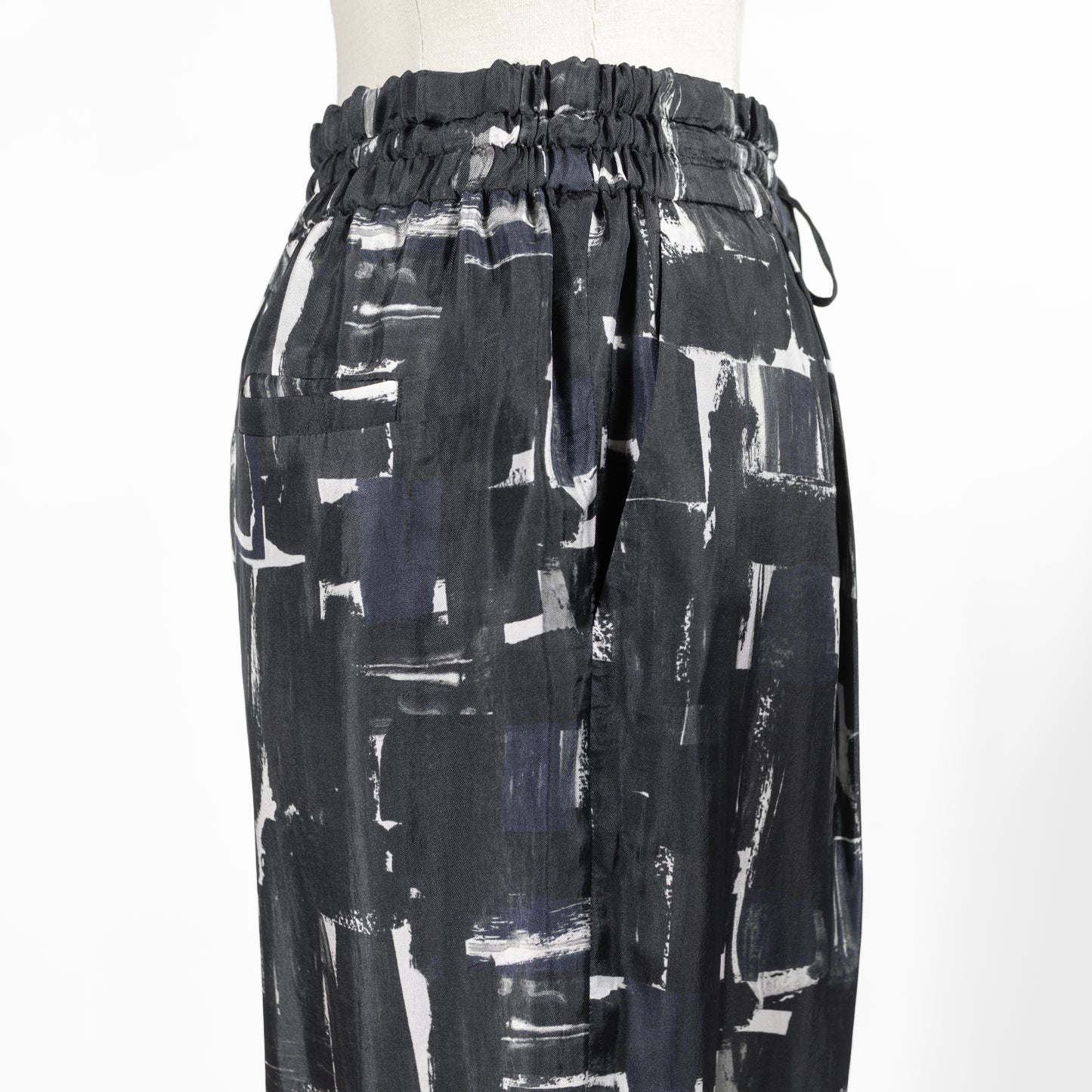 25AW SACRA ブラッシュペインティングパンツ 125510112