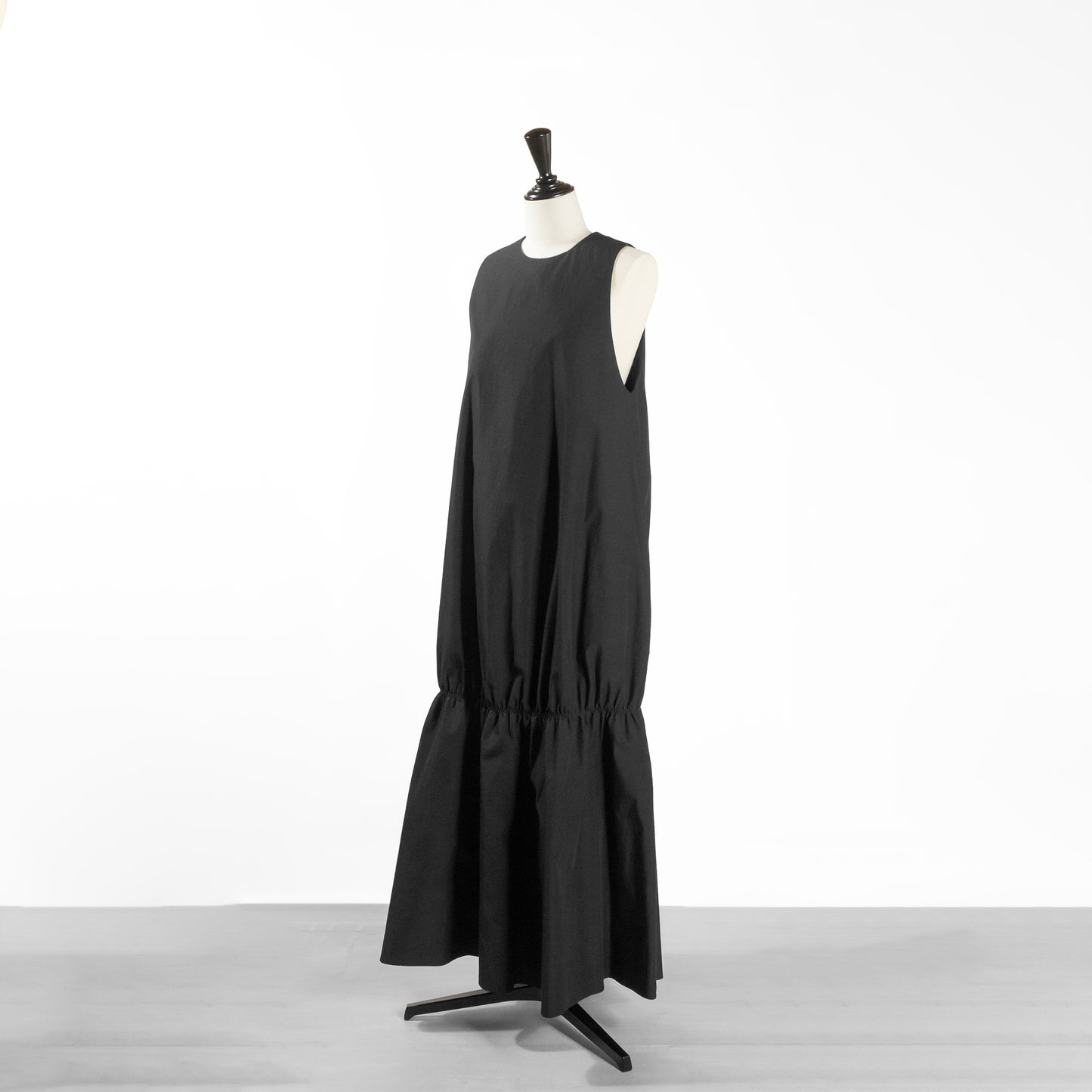 25SS SACRA コットンナイロンリップルドフィニッシュワンピース