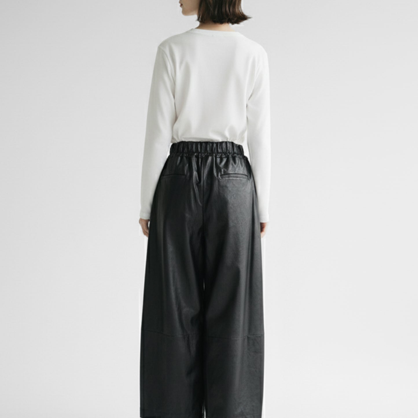 25AW SACRA シンセティックレザーパンツ 125521111