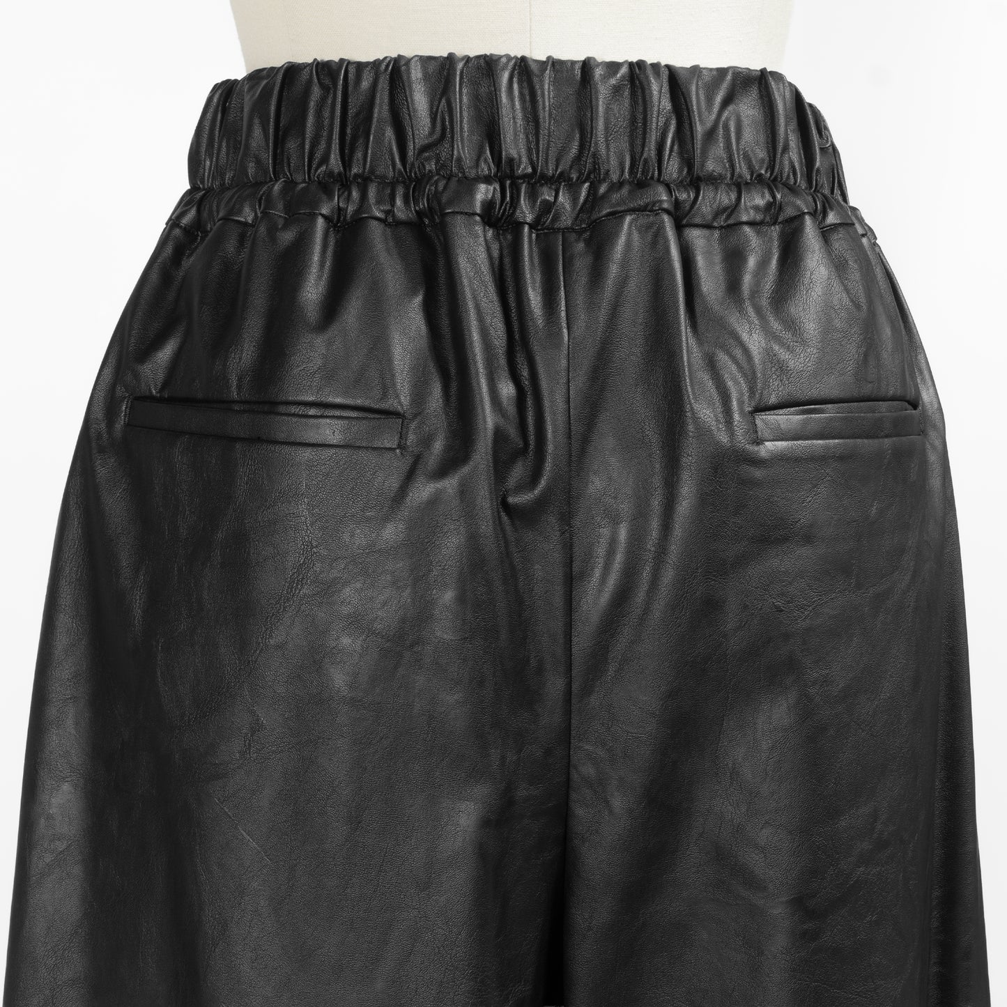 25AW SACRA シンセティックレザーパンツ 125521111