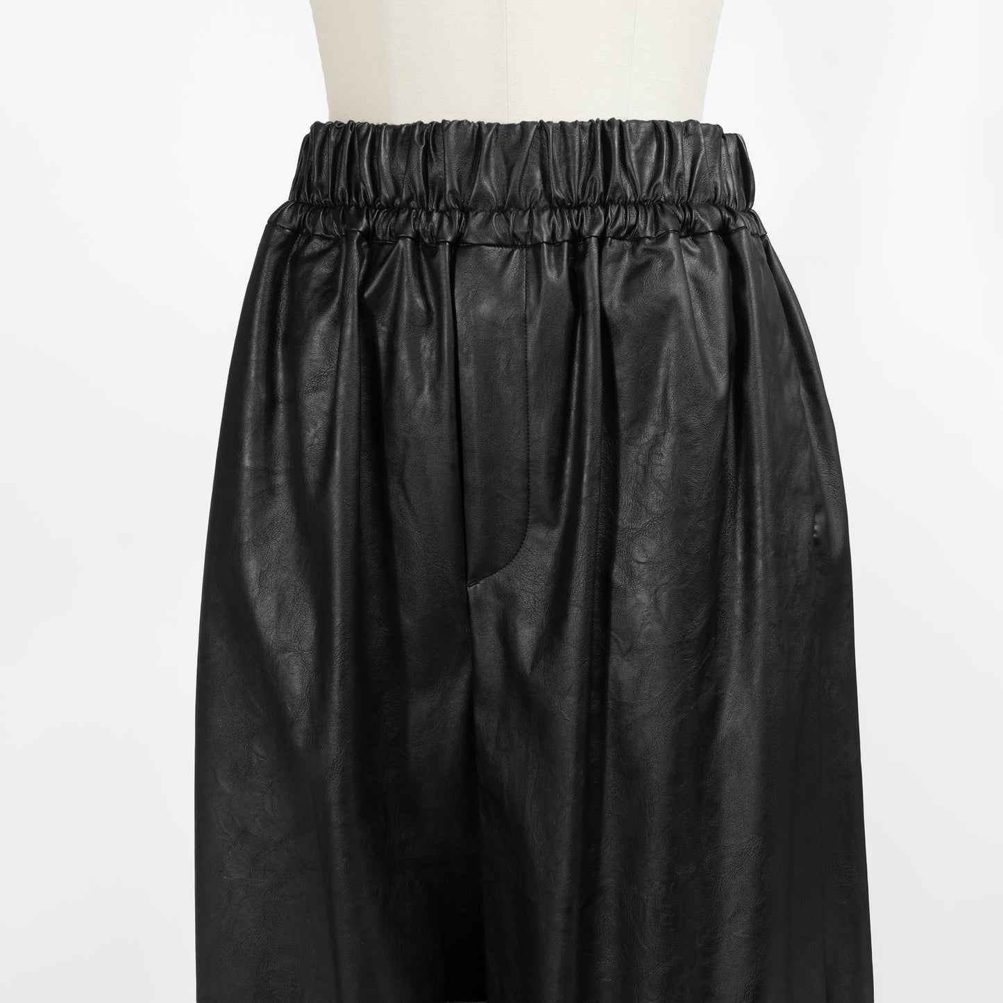 25AW SACRA シンセティックレザーパンツ 125521111