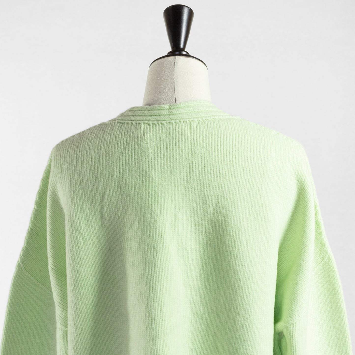 SARAHWEAR OOKINA BOTANNO V-NECK CARDIGAN