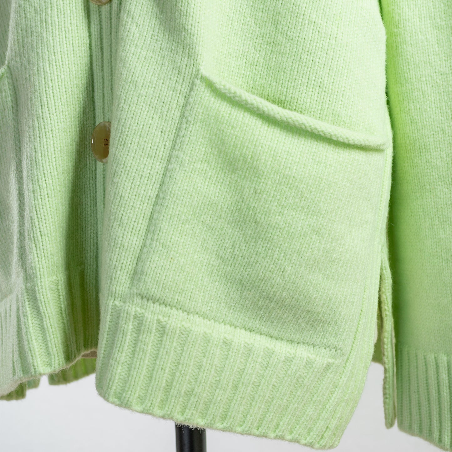 SARAHWEAR OOKINA BOTANNO V-NECK CARDIGAN