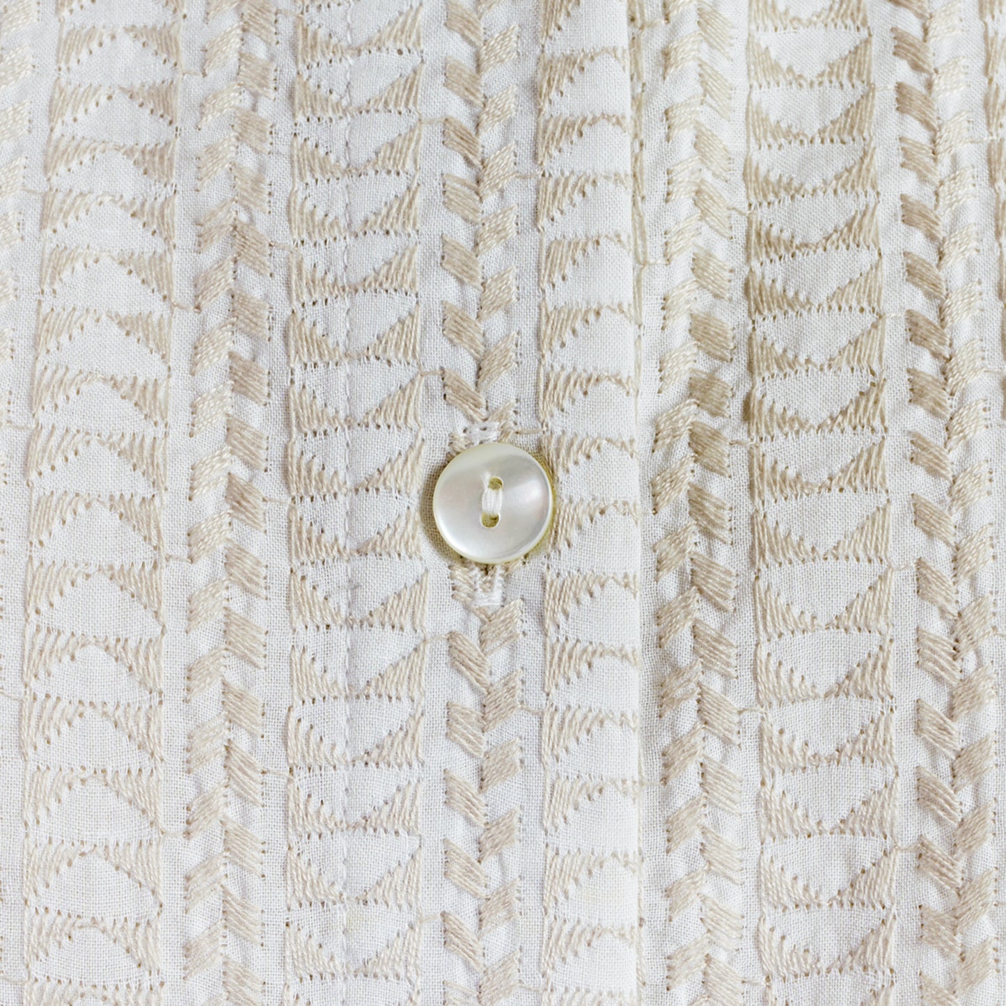 SARAHWEAR <SOPHIA>EMBROIDERY×PLAIN LAWN ROUND COLLAR BLOUSE
