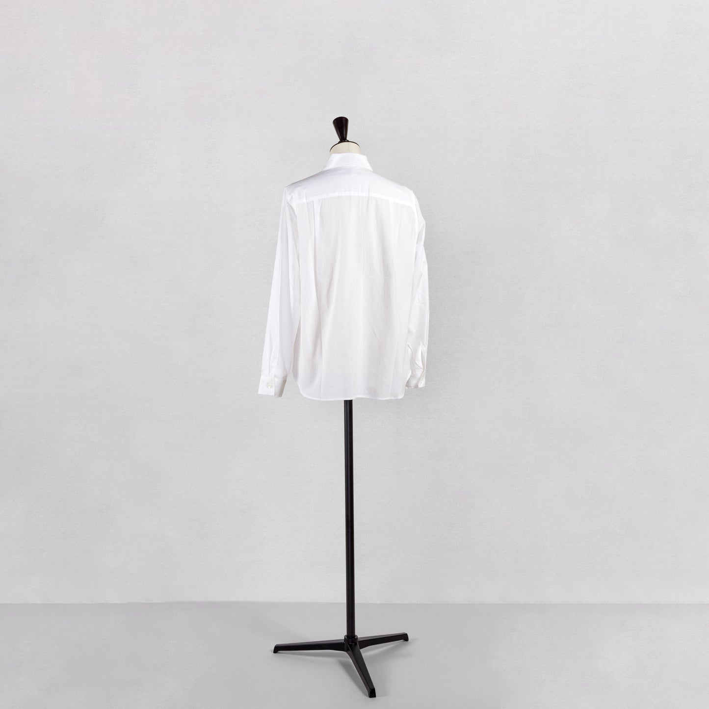 SARAHWEAR <SOPHIA>EMBROIDERY×PLAIN LAWN ROUND COLLAR BLOUSE