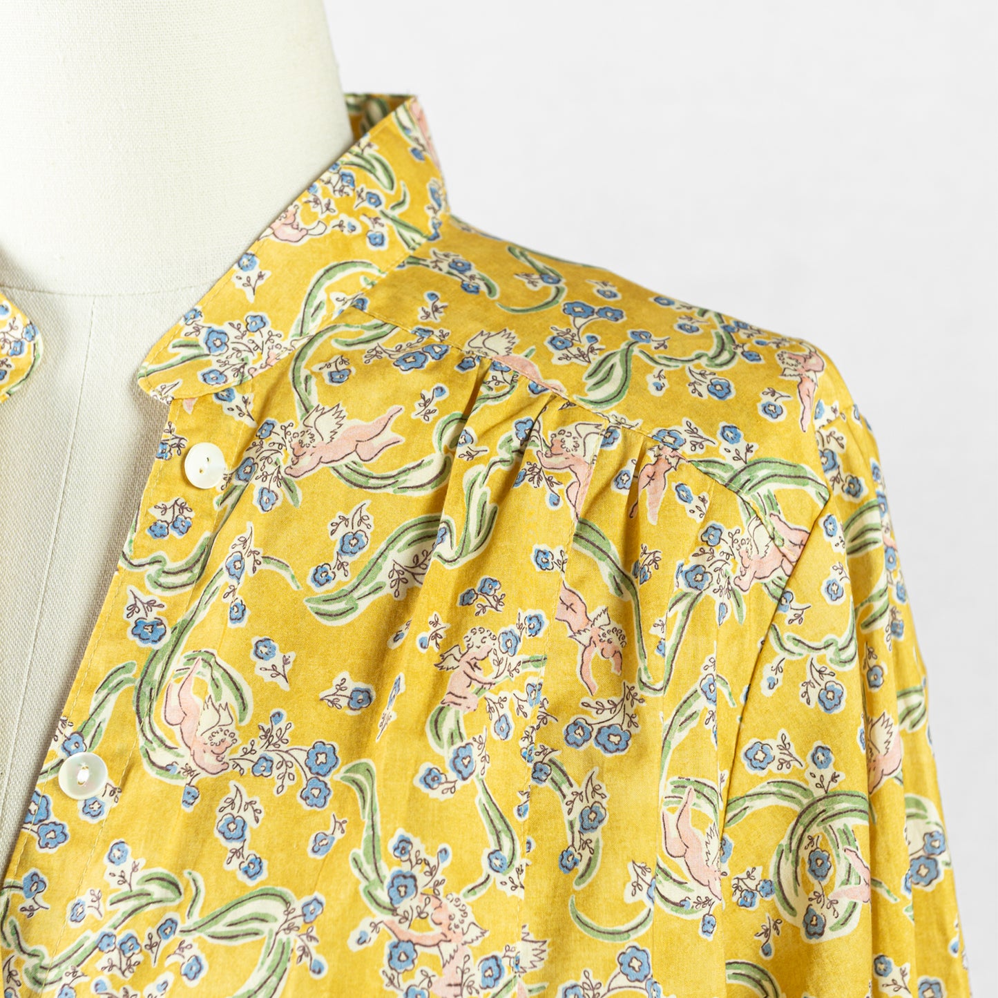 SARAHWEAR LIBERTY PRINT “Love Grandma Lyn” STAND COLLAR BLOUSE