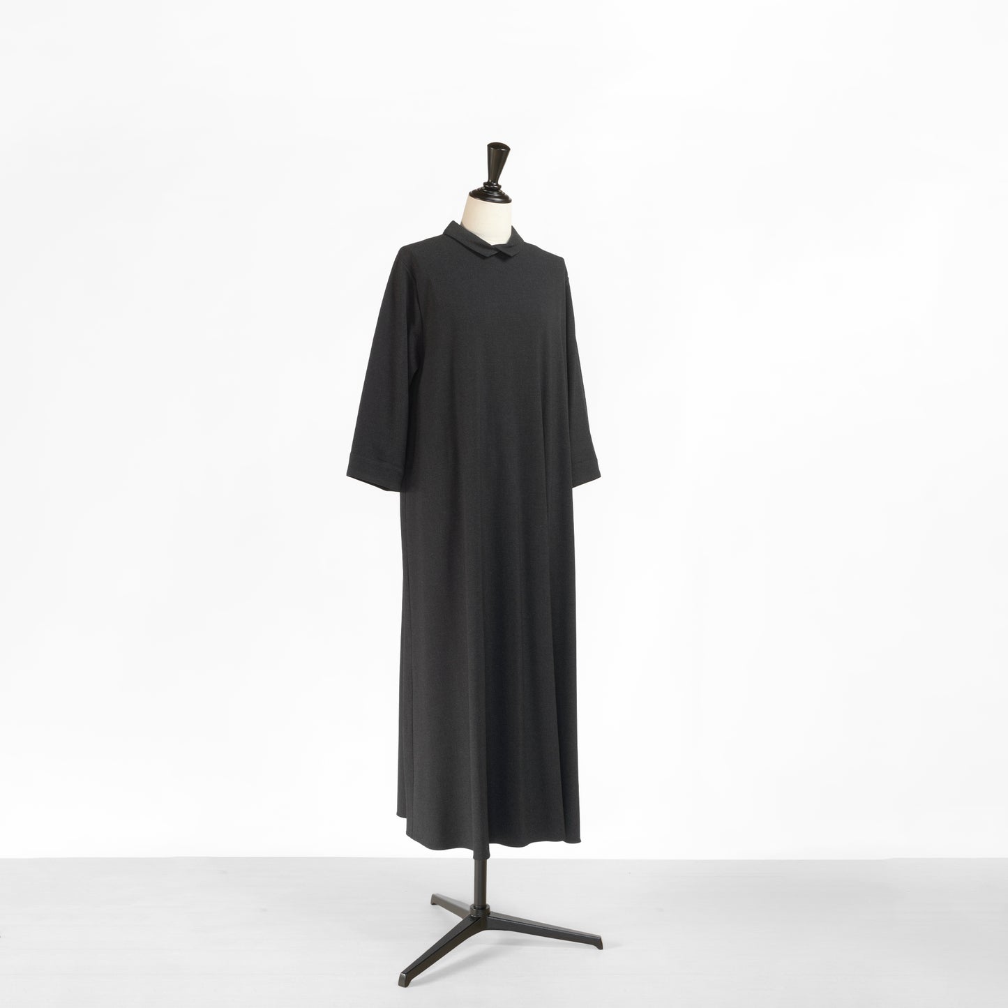 STAMP AND DIARY CROSS COLLAR FLARE TUCK OP