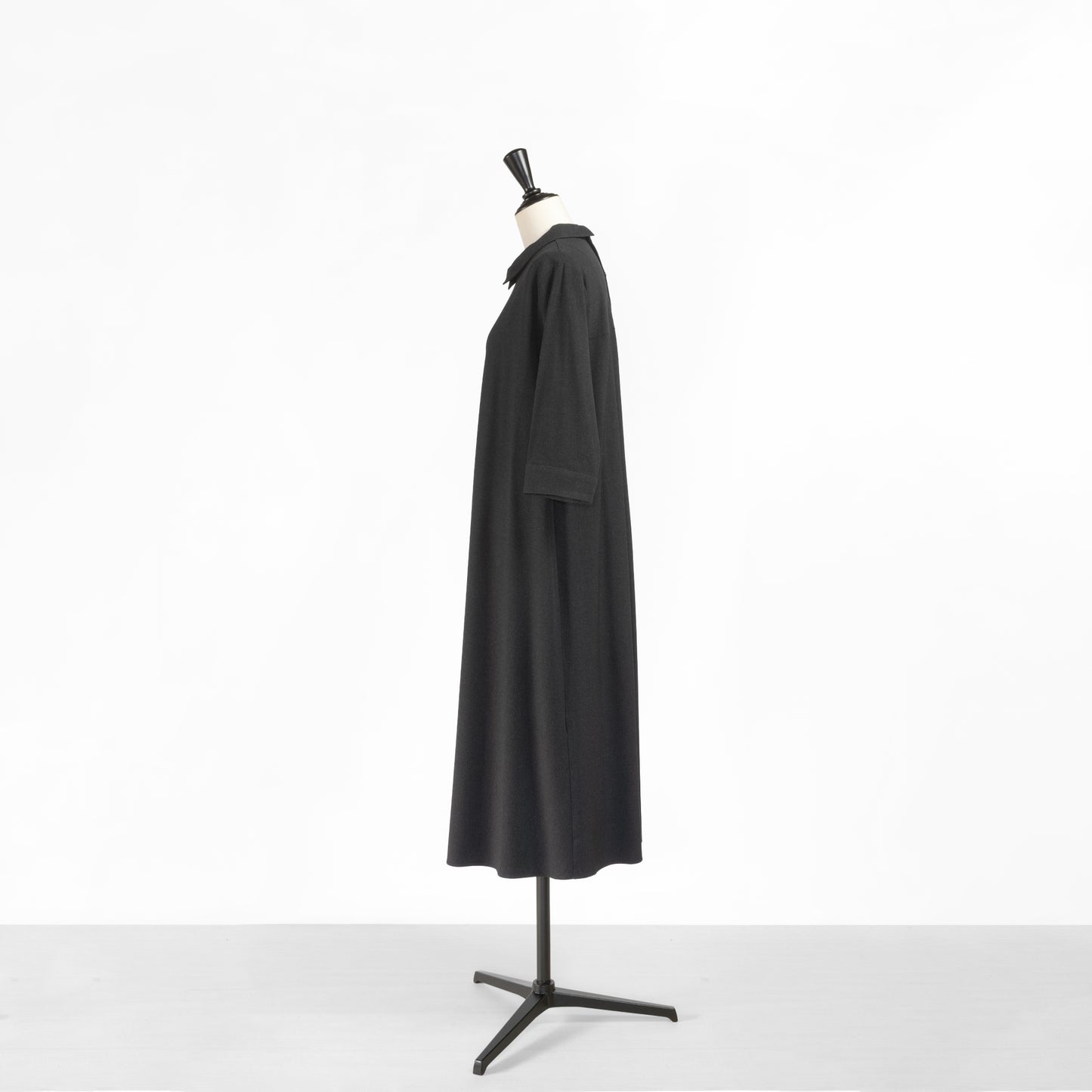 STAMP AND DIARY CROSS COLLAR FLARE TUCK OP