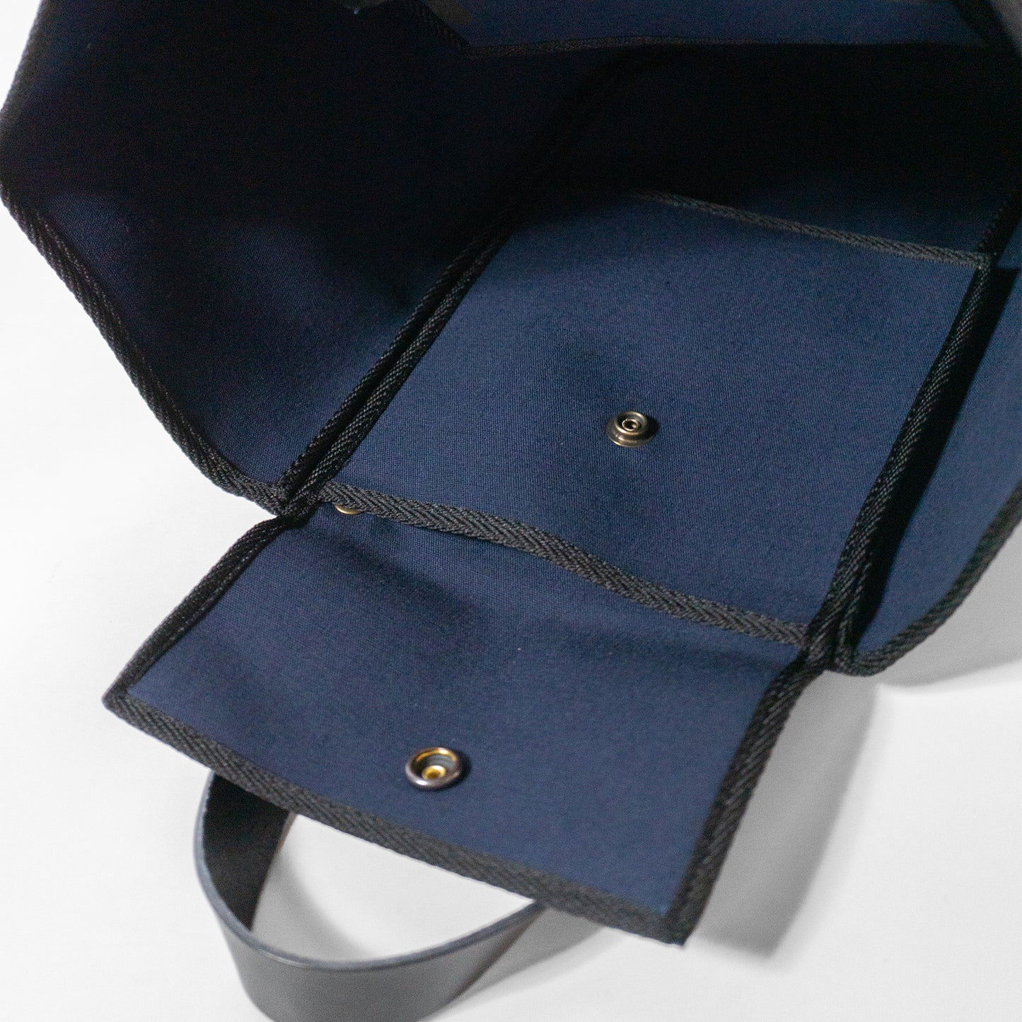 TAMPICO JUNIOR.XS BLACK LEATHER HANDLE