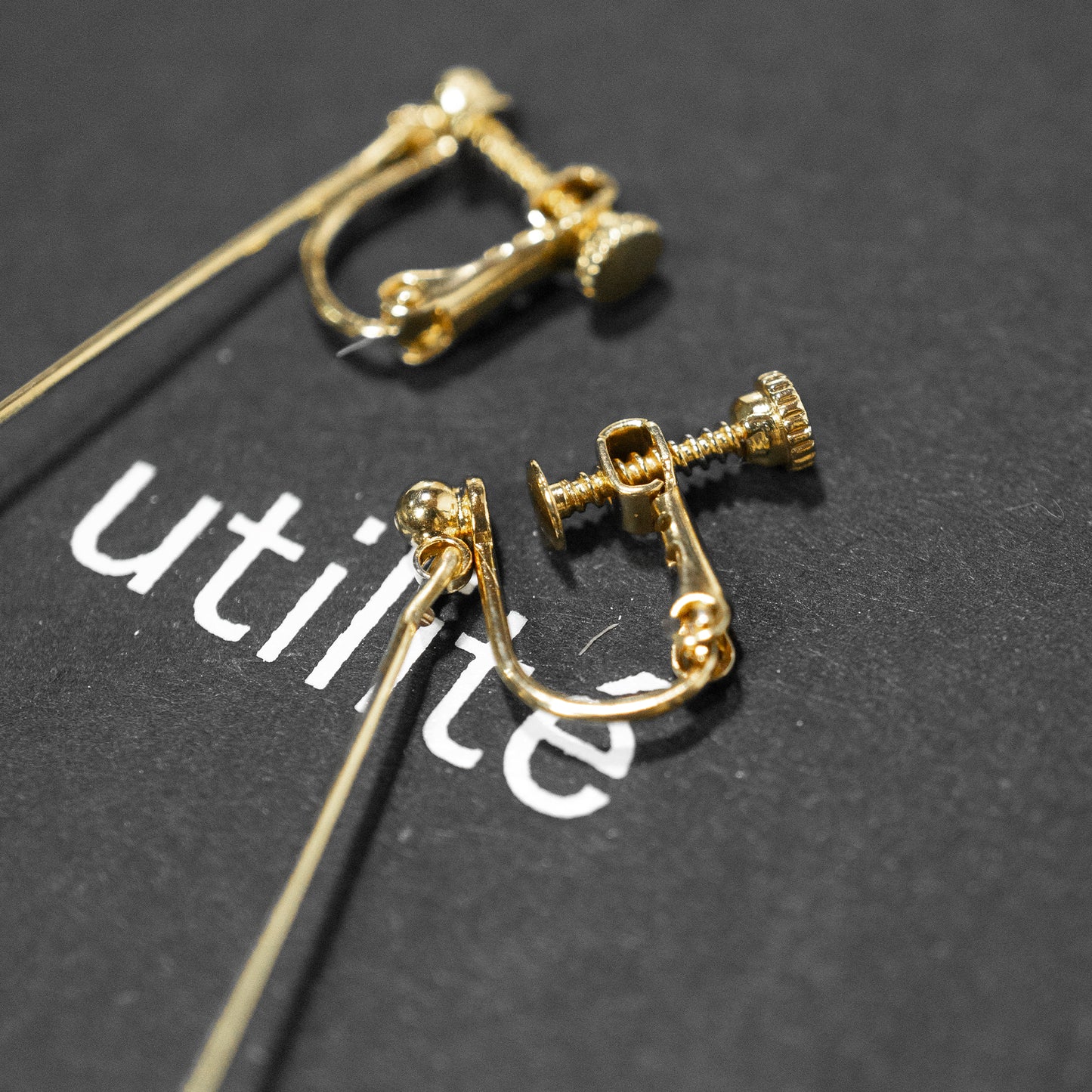 25SS utilité BAROQUE PEARL EARRING