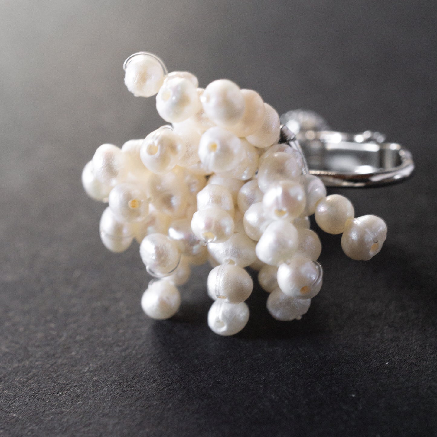 24SS utilité FRESH WATER PEARL FLOWER EARRING