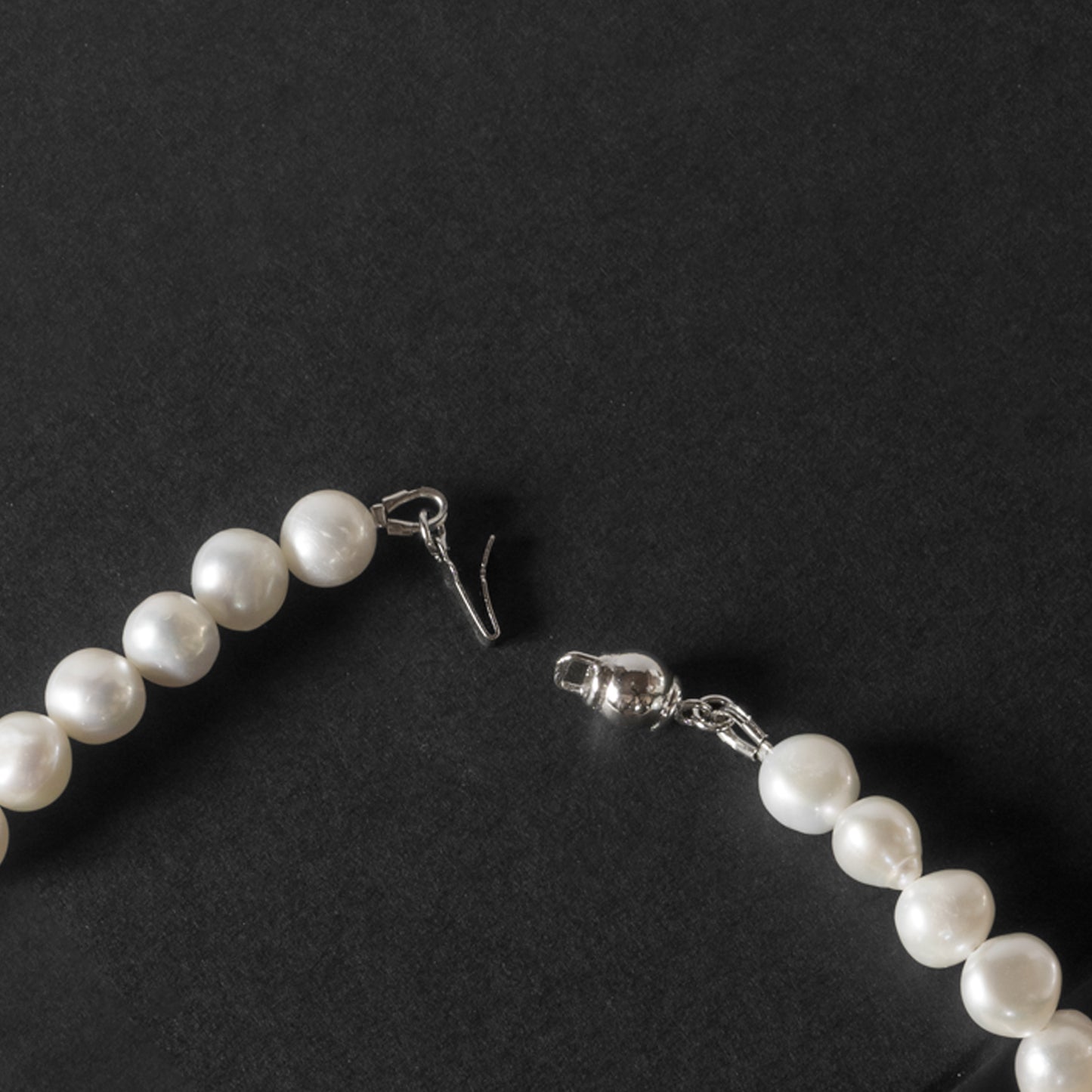 utilité BAROQUE PEARL NECKLACE 41cm