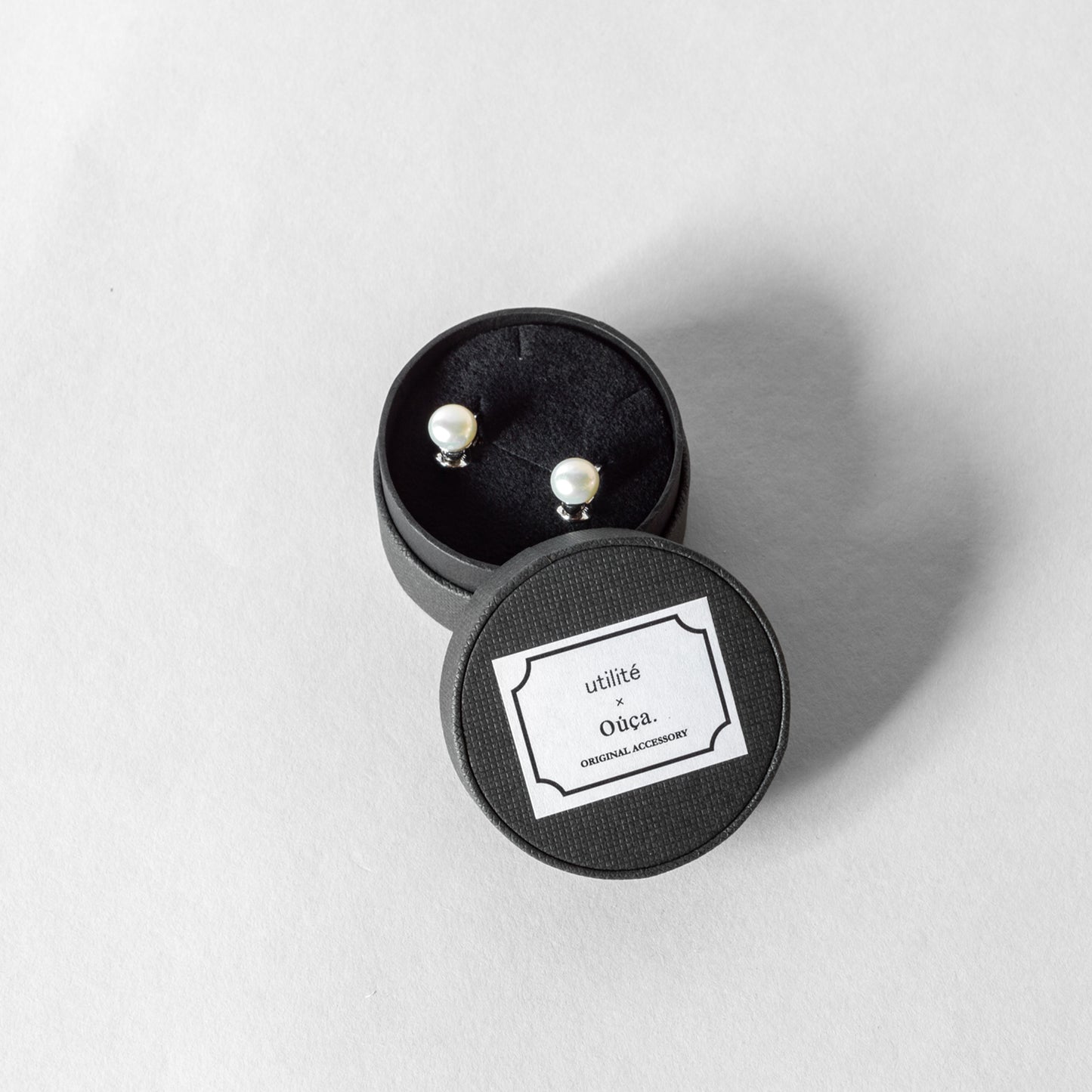 utilité × Ouca SINGLE PEARL EARRING